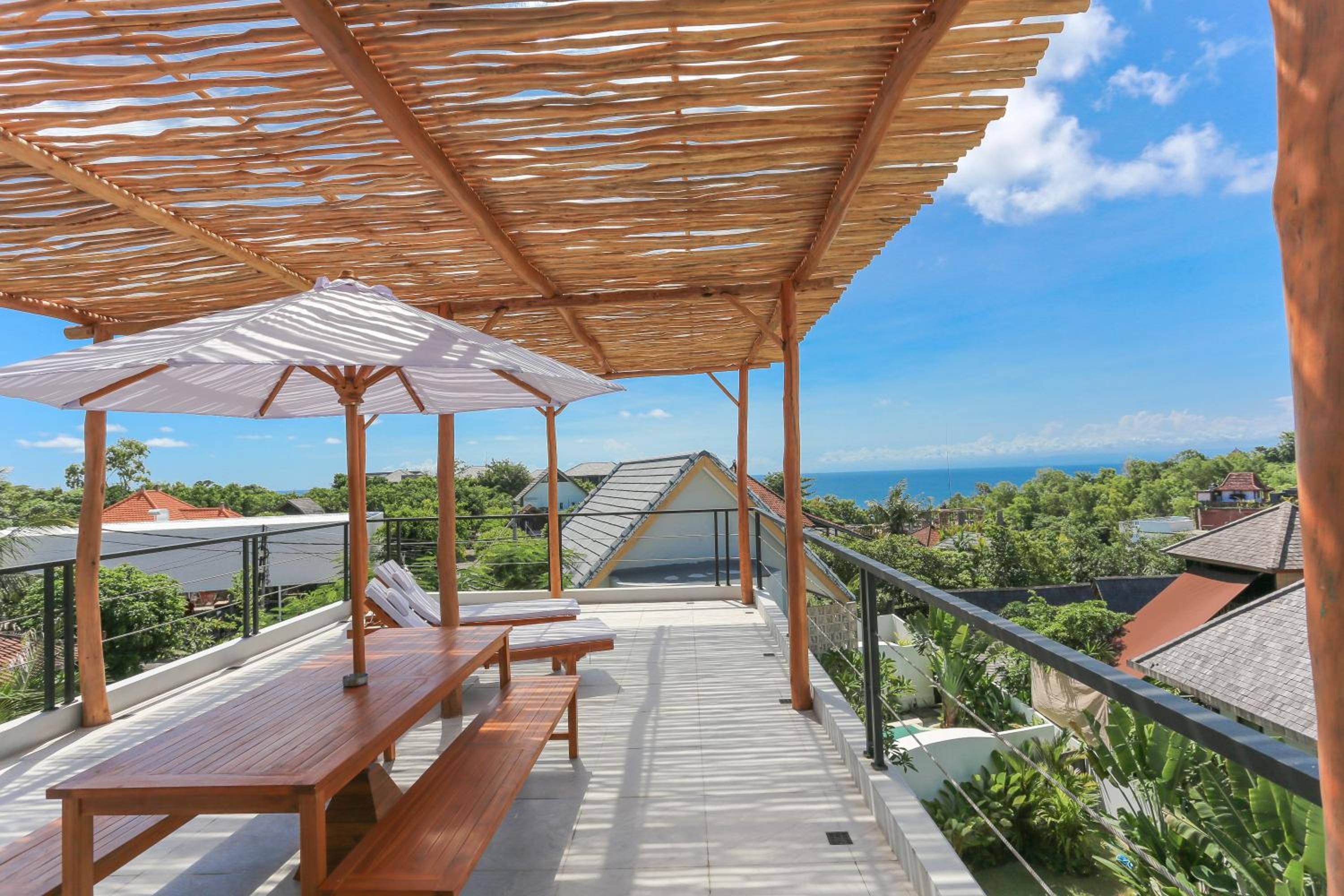 Three-Bedroom Villa - Photo 32