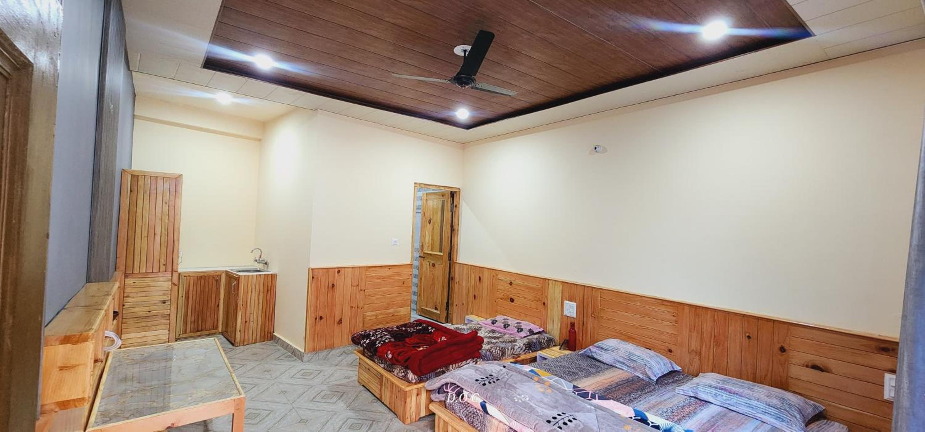Double Room with Balcony (3 Adults) photo 3