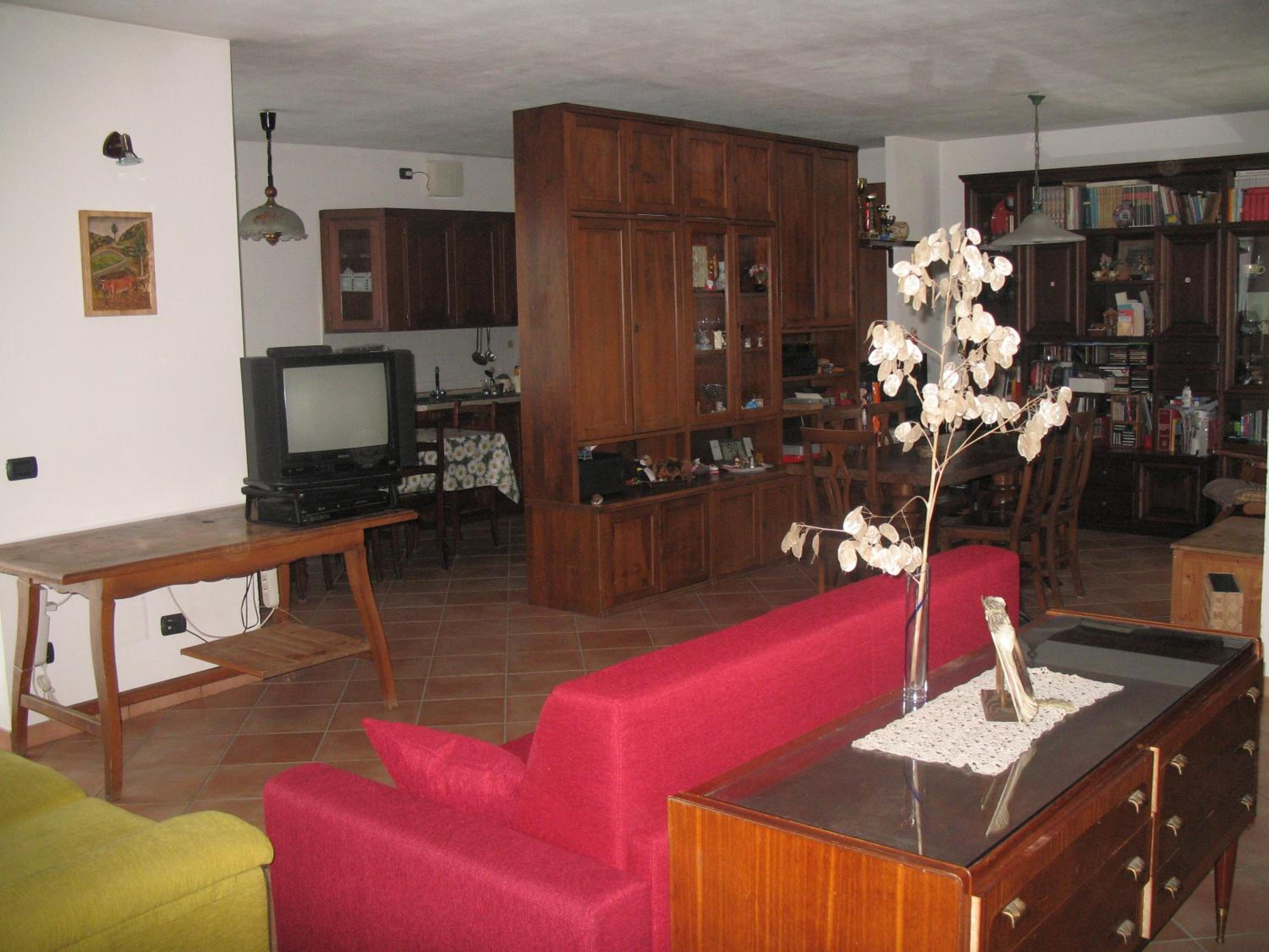 Two-Bedroom Apartment - Photo 11
