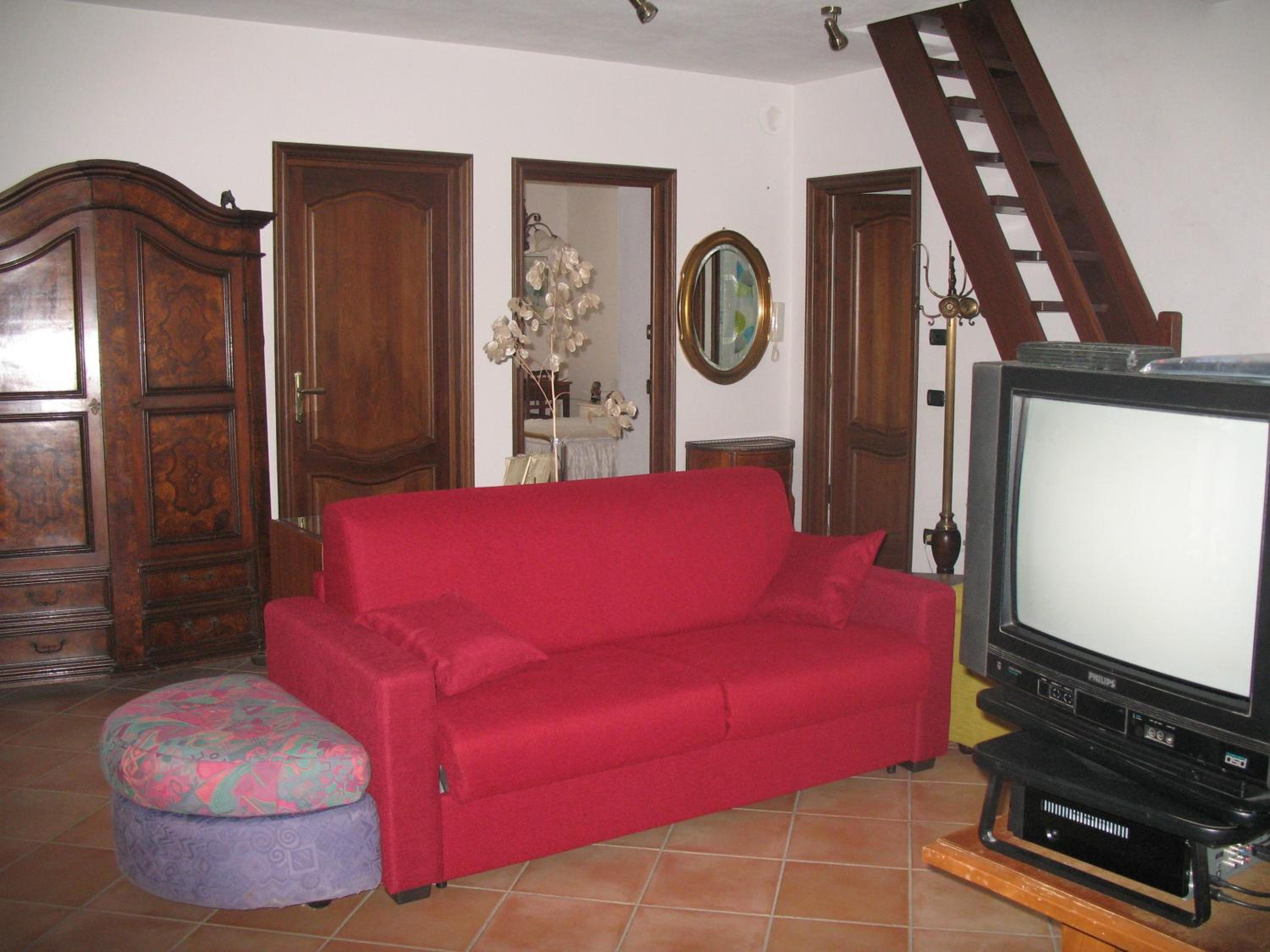 Two-Bedroom Apartment - Photo 9
