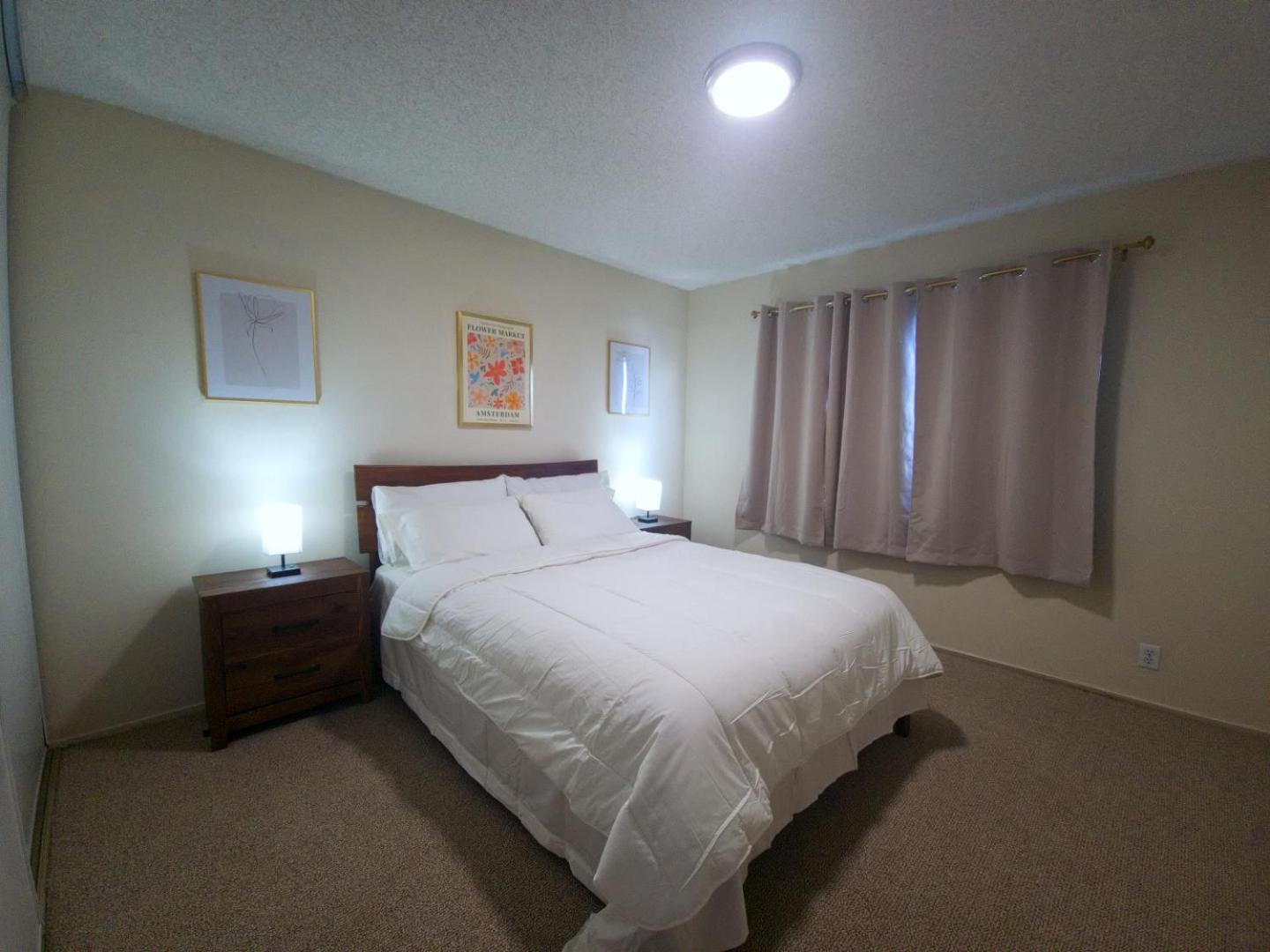 Double Room with Shared Bathroom photo 2