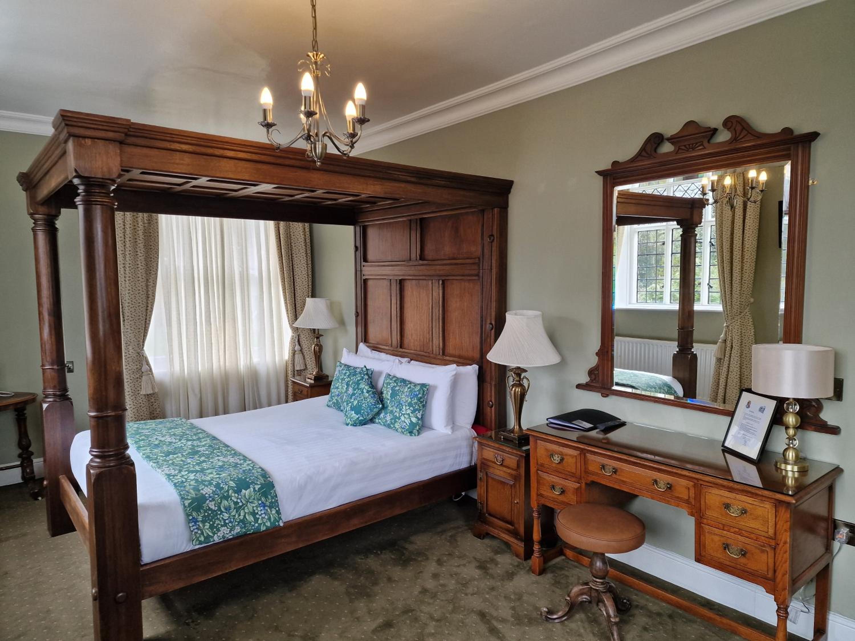 Superior King Suite - Photo 2