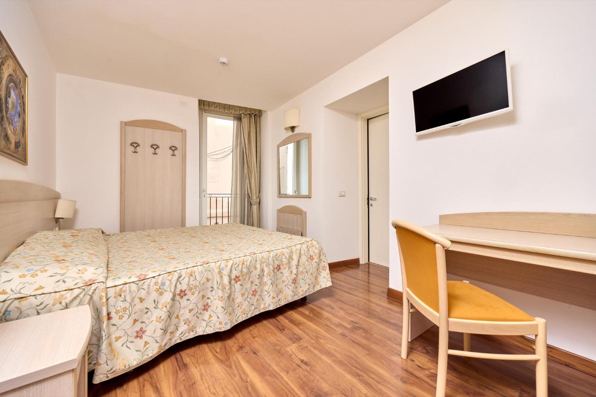 Double or Twin Room photo 1