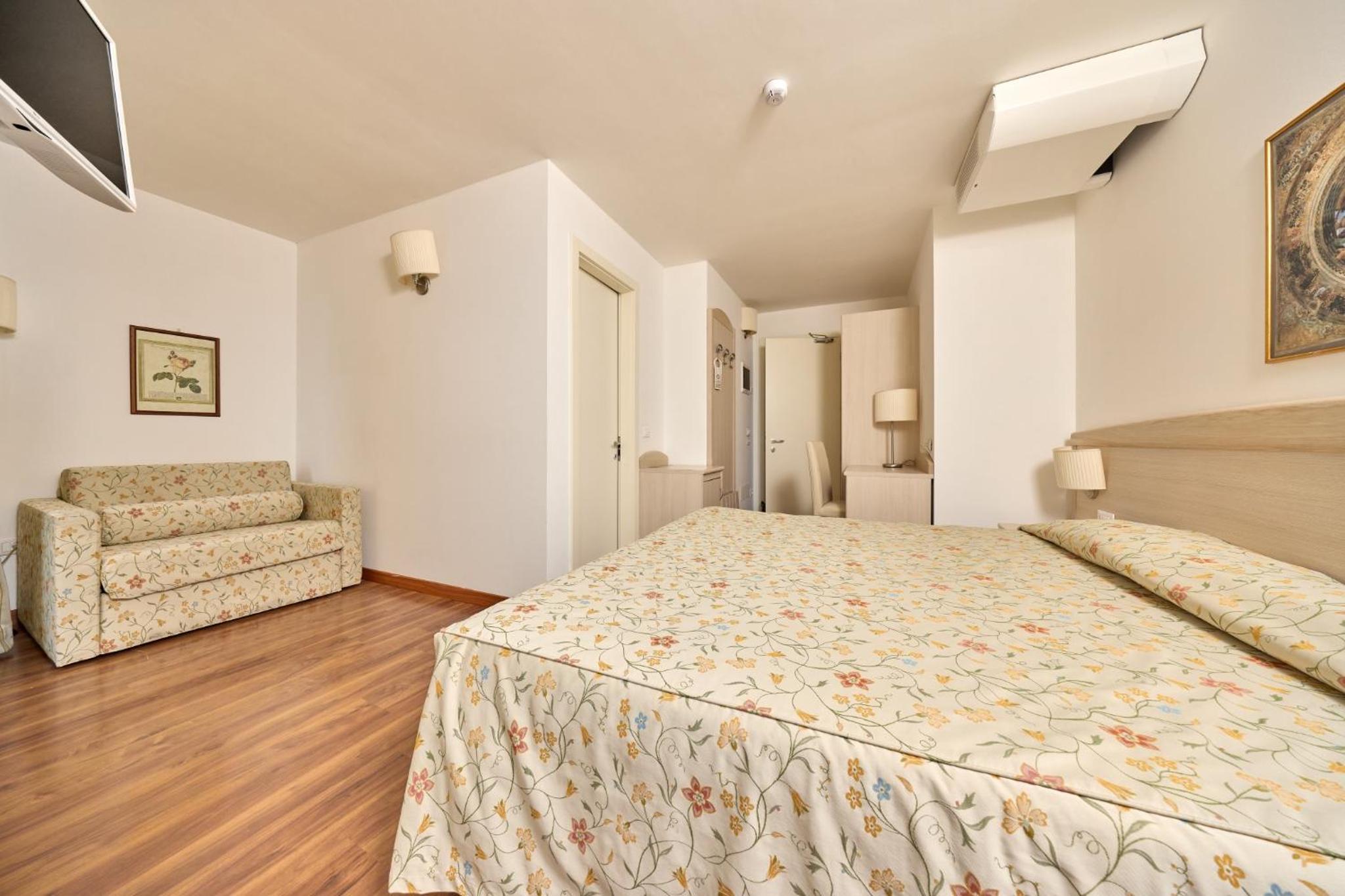 Double or Twin Room photo 2