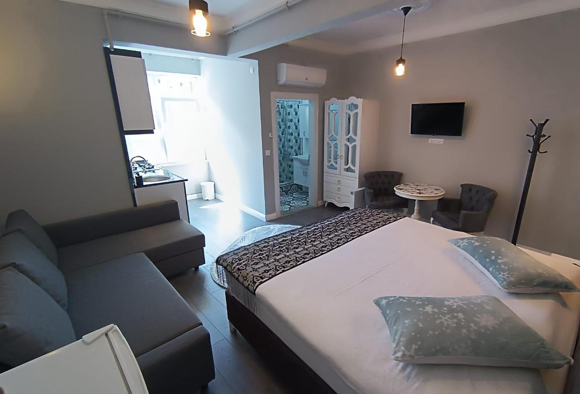 Superior King Suite photo 3