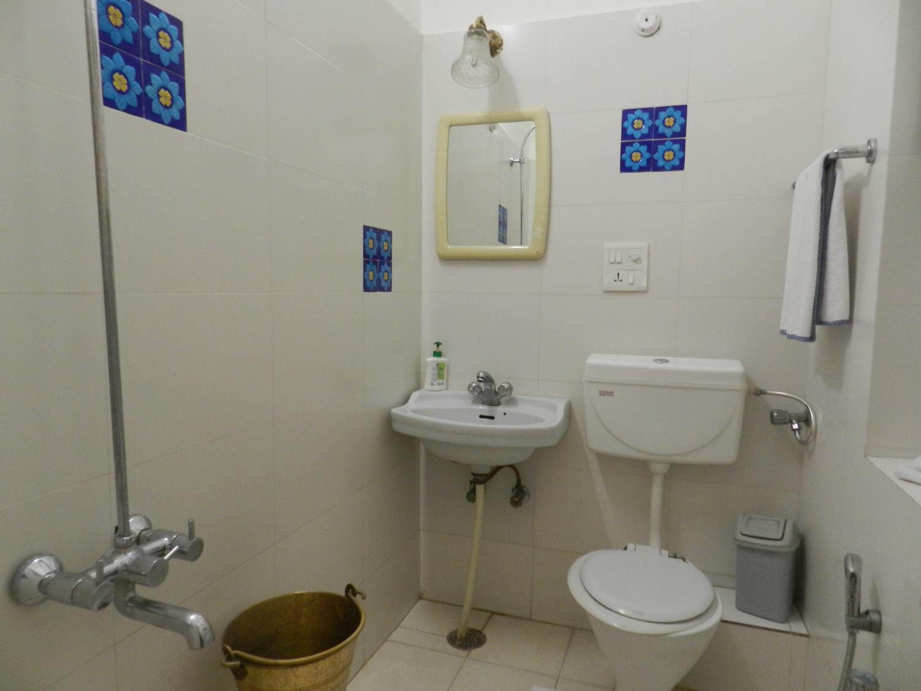 Value Room - Photo 11