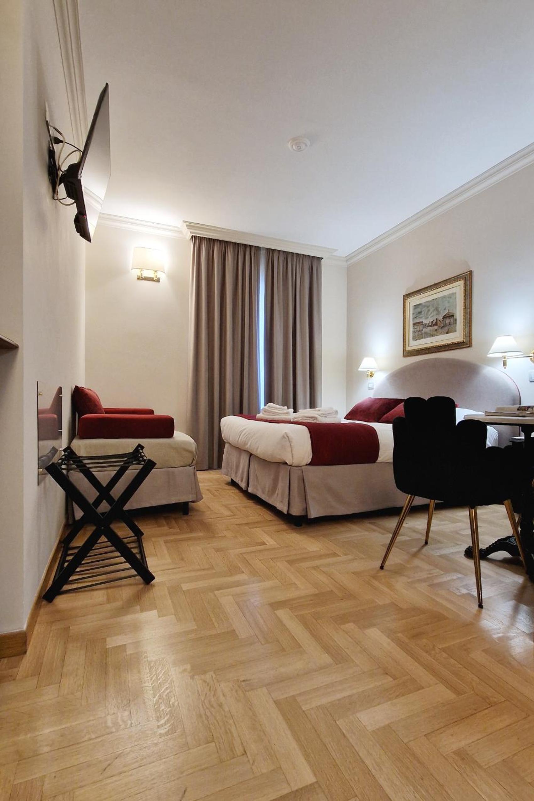 Triple Room