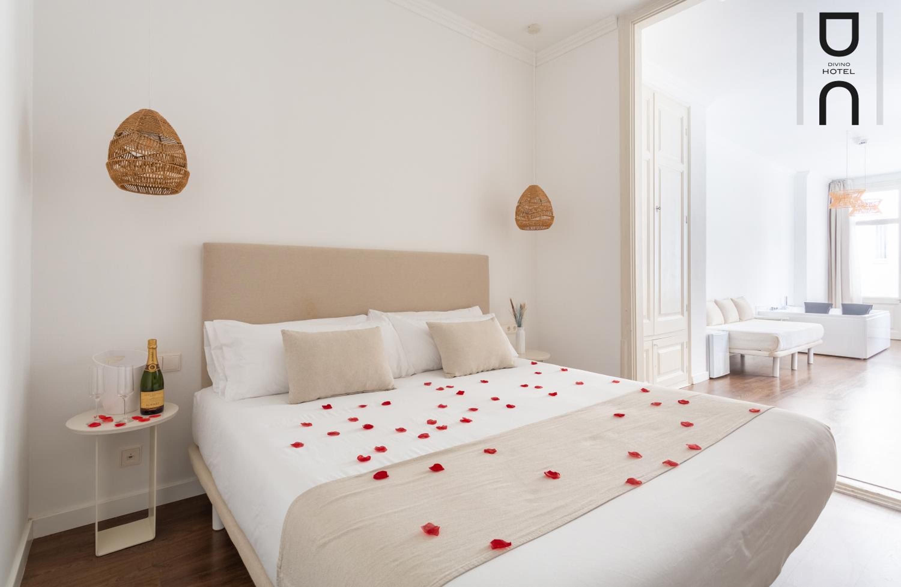 Deluxe Suite with Spa Bath - Photo 1