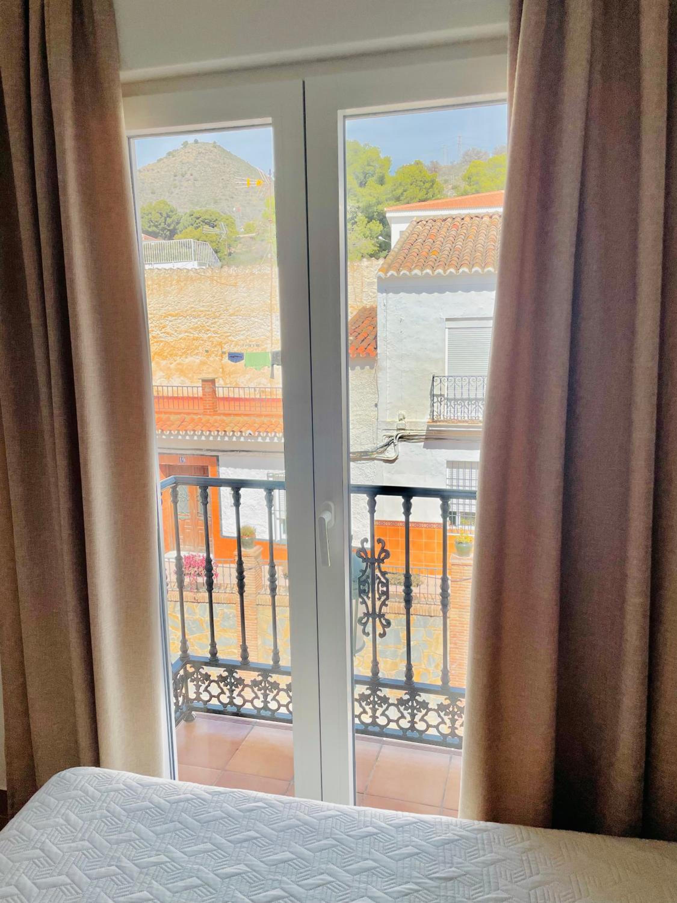 Twin Room with Balcony photo 2