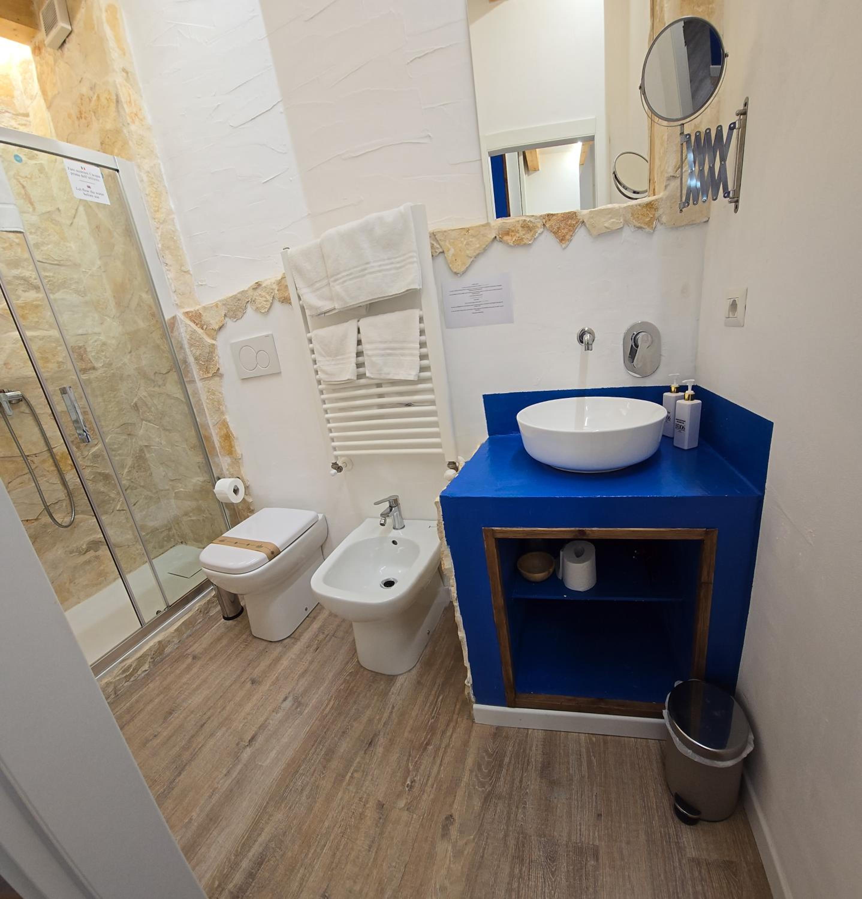 Double Room with Balcony photo 2