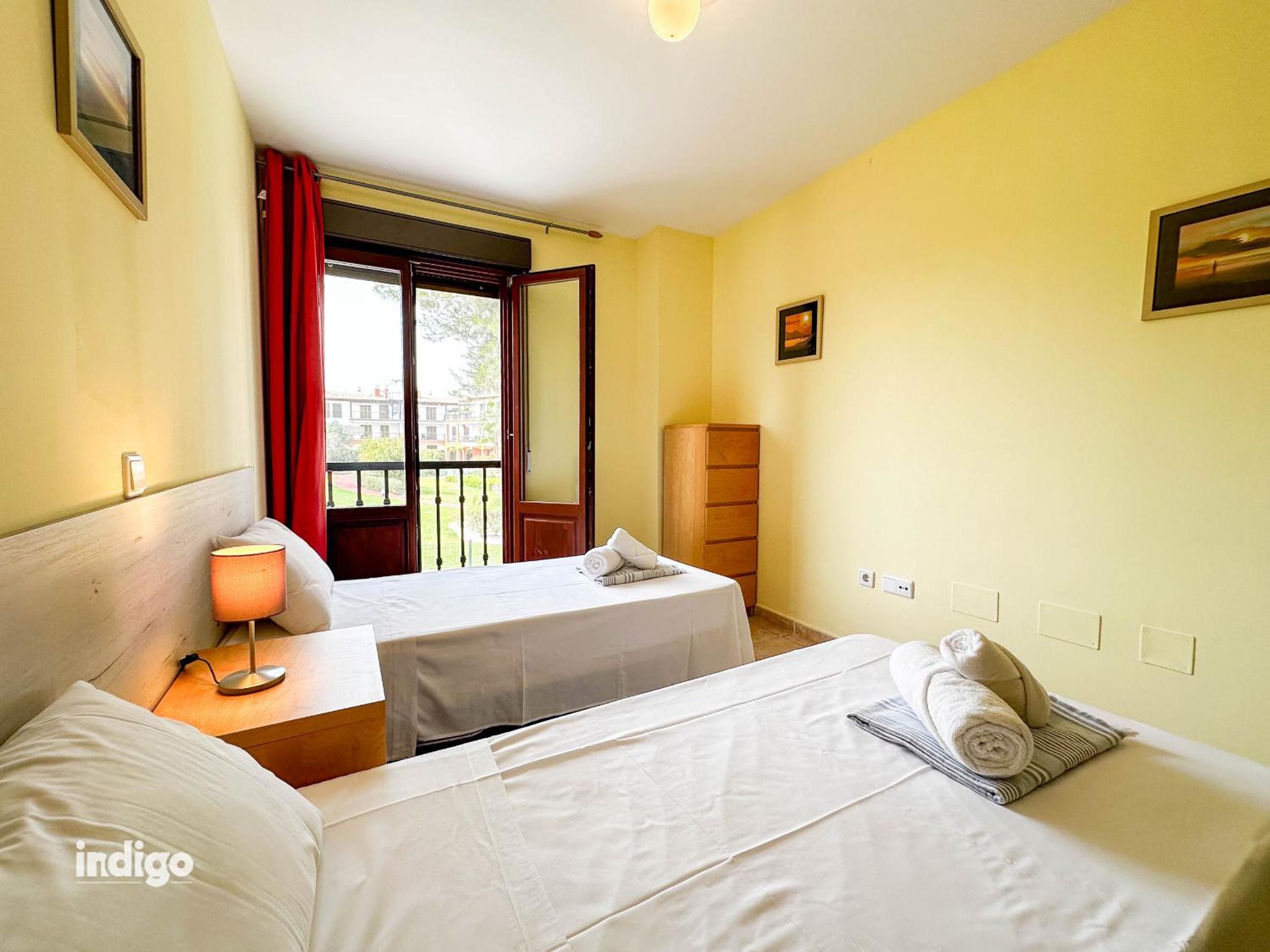 Apartamento con vista a la piscina