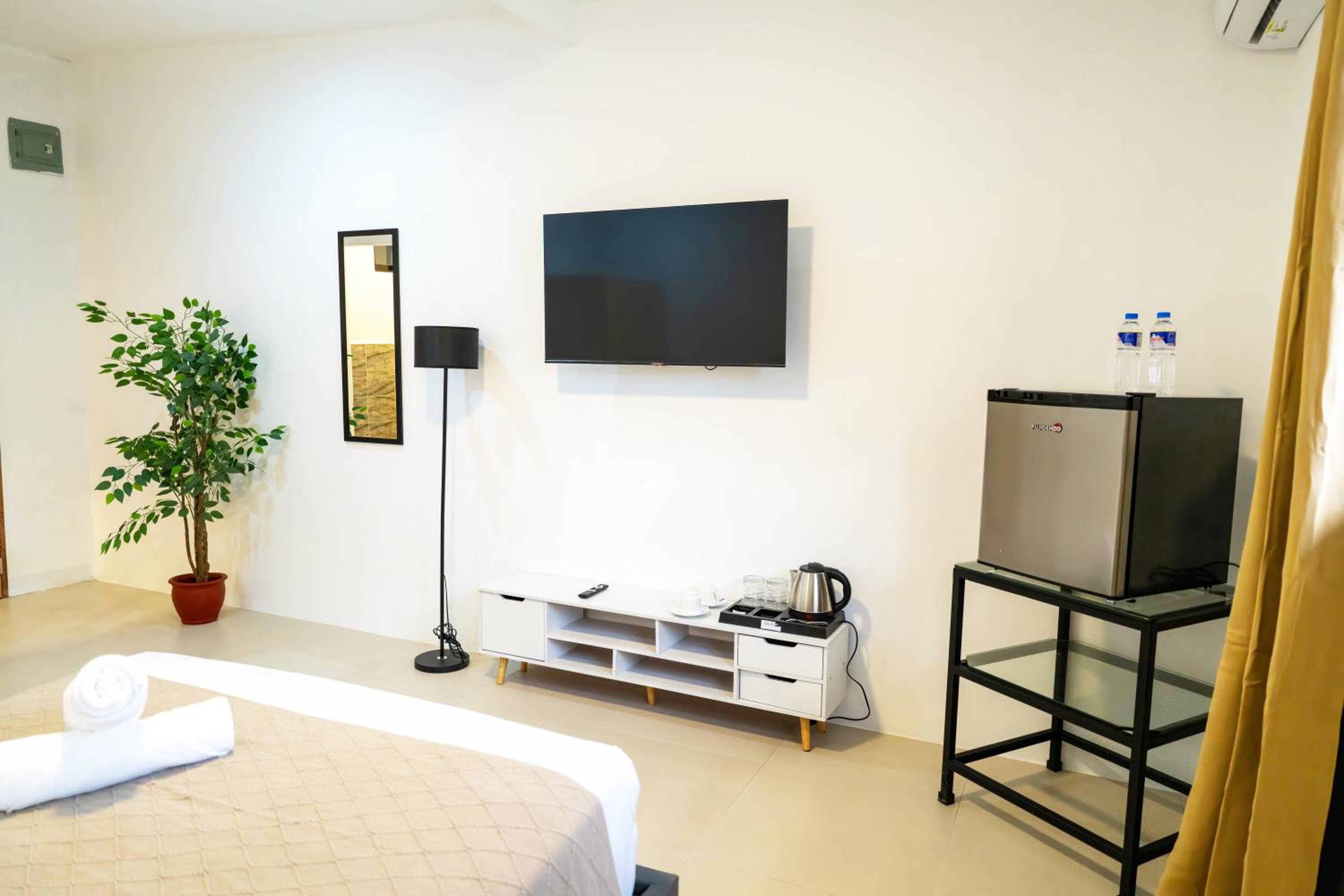 Family Room photo 3