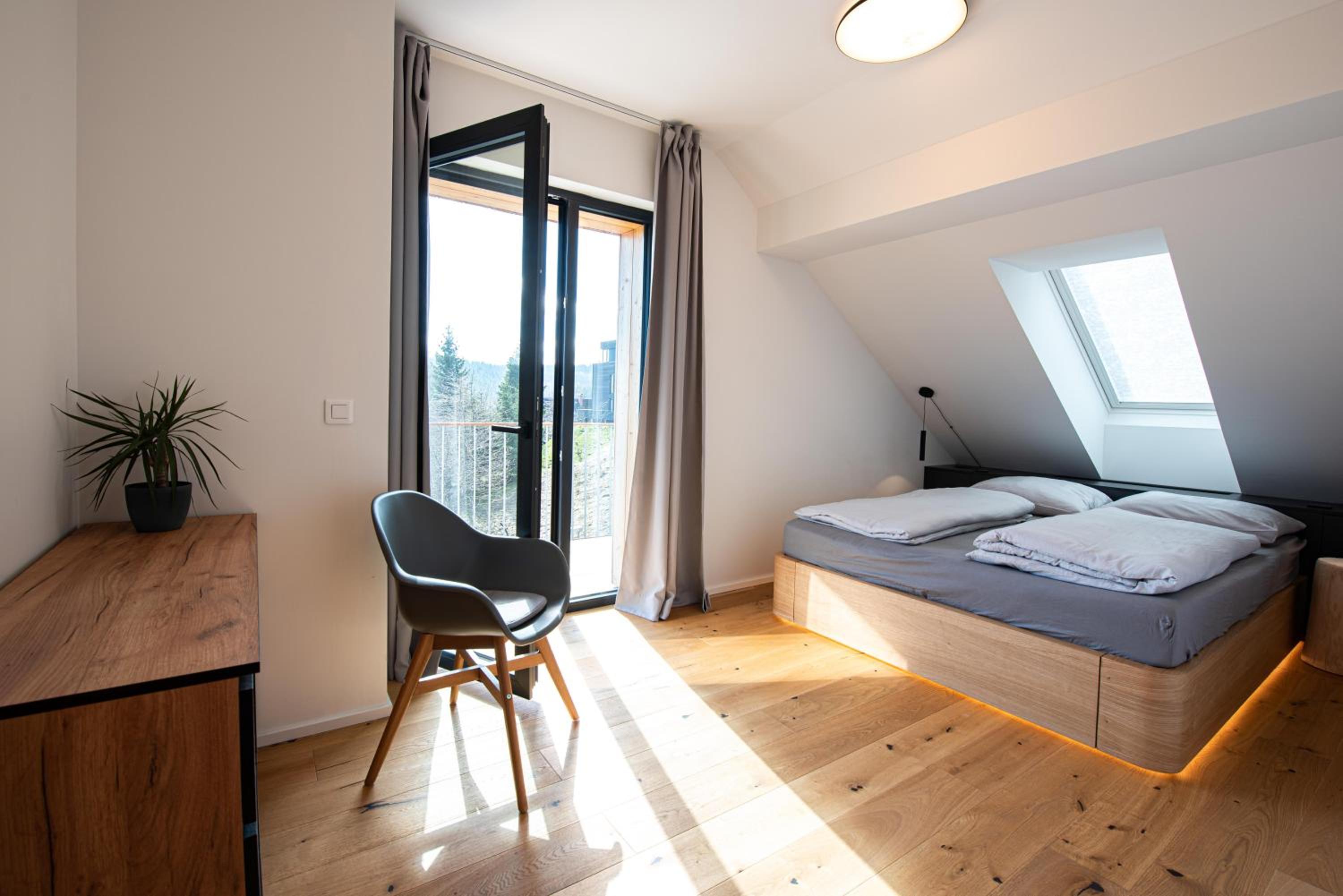 One-Bedroom Apartment photo 1