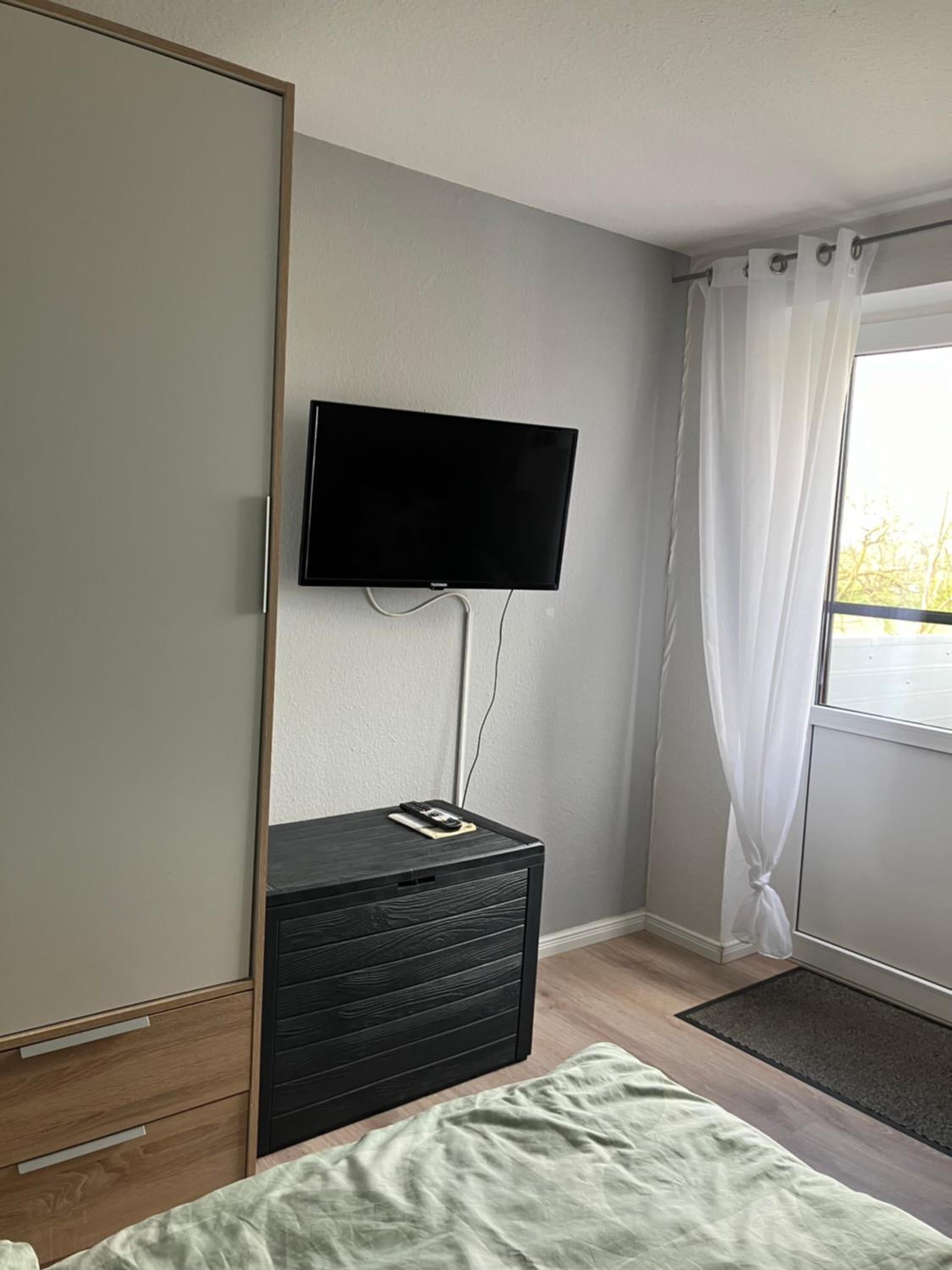 One-Bedroom Apartment photo 2