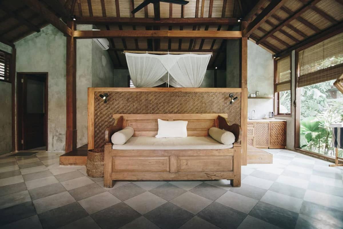 Deluxe Bungalow With Pool Access - Photo 5