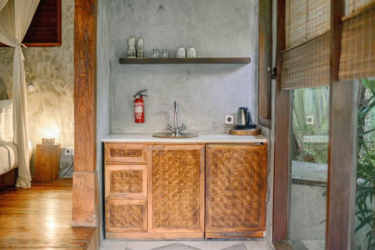 Deluxe Bungalow With Pool Access - Photo 4