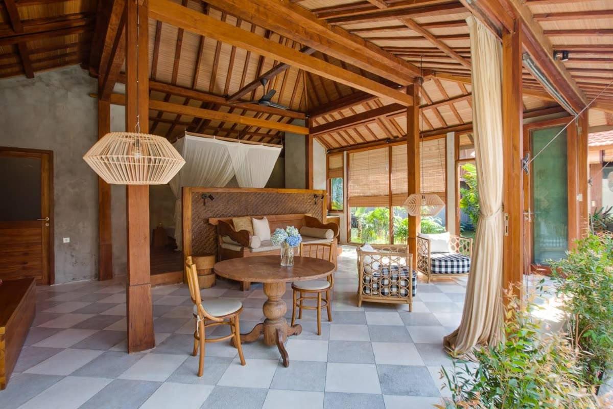Deluxe Bungalow With Pool Access - Photo 13