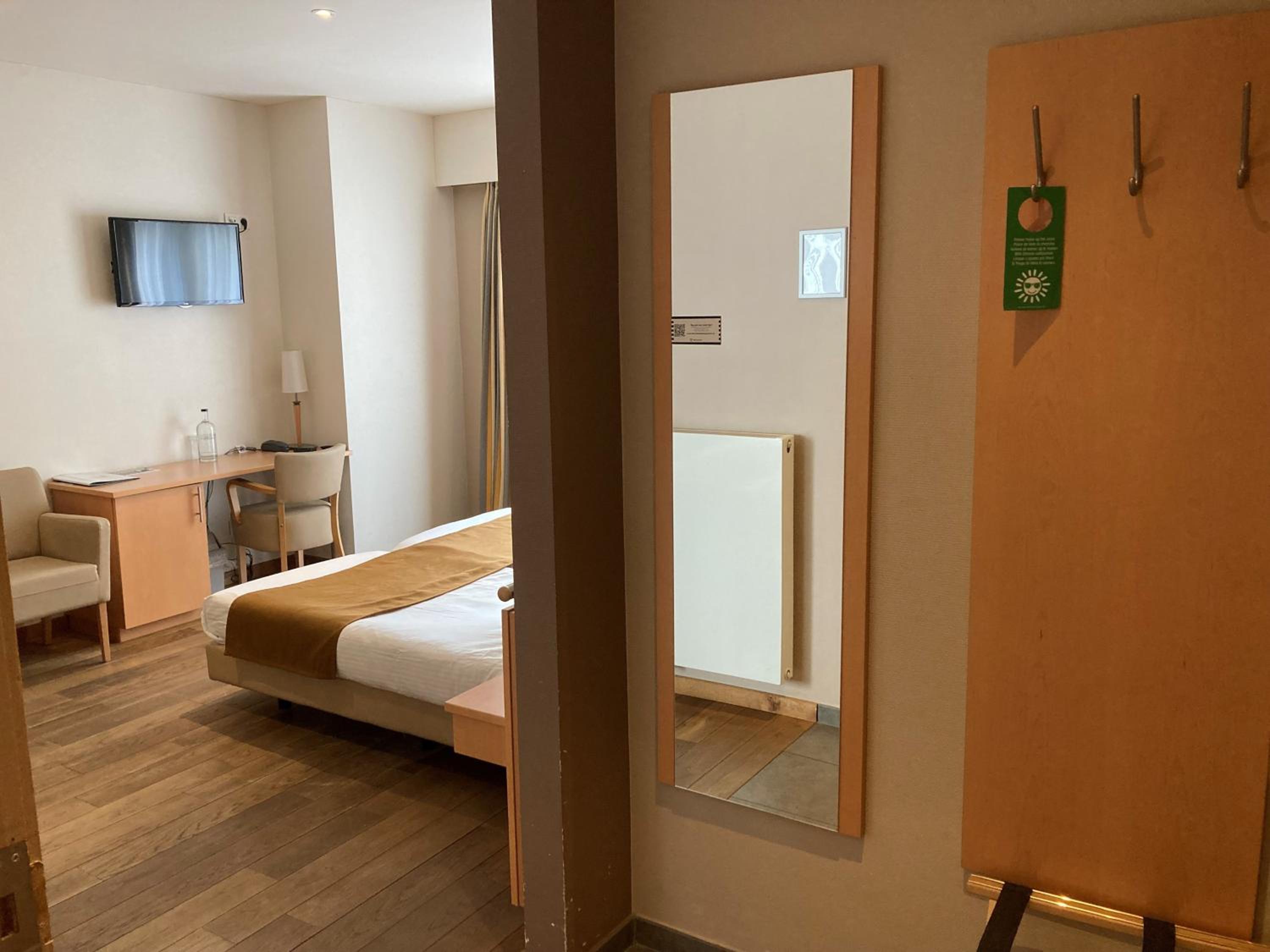 Deluxe Double Room photo 2