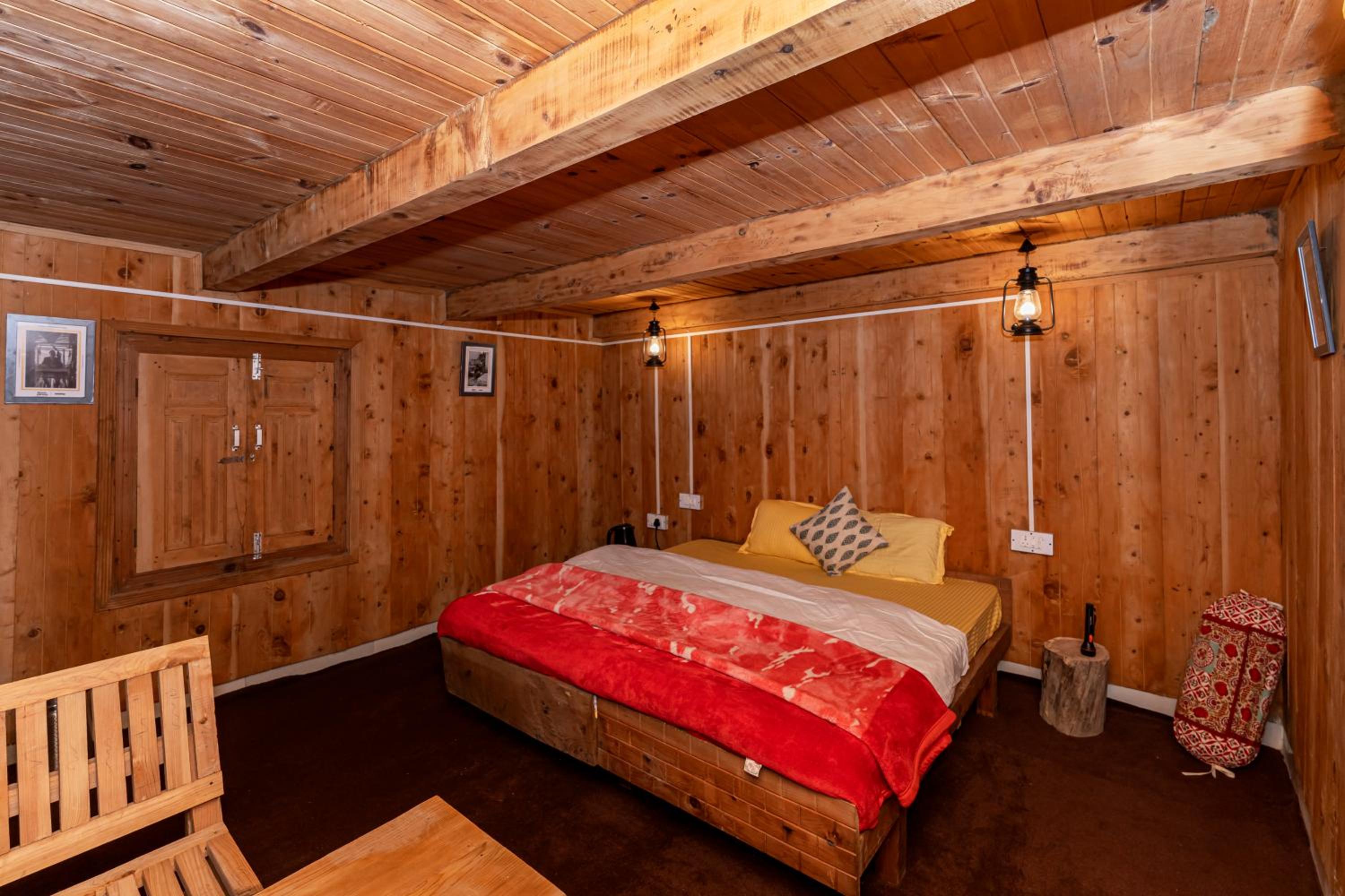 Double Room With Shared Bathroom photo 2