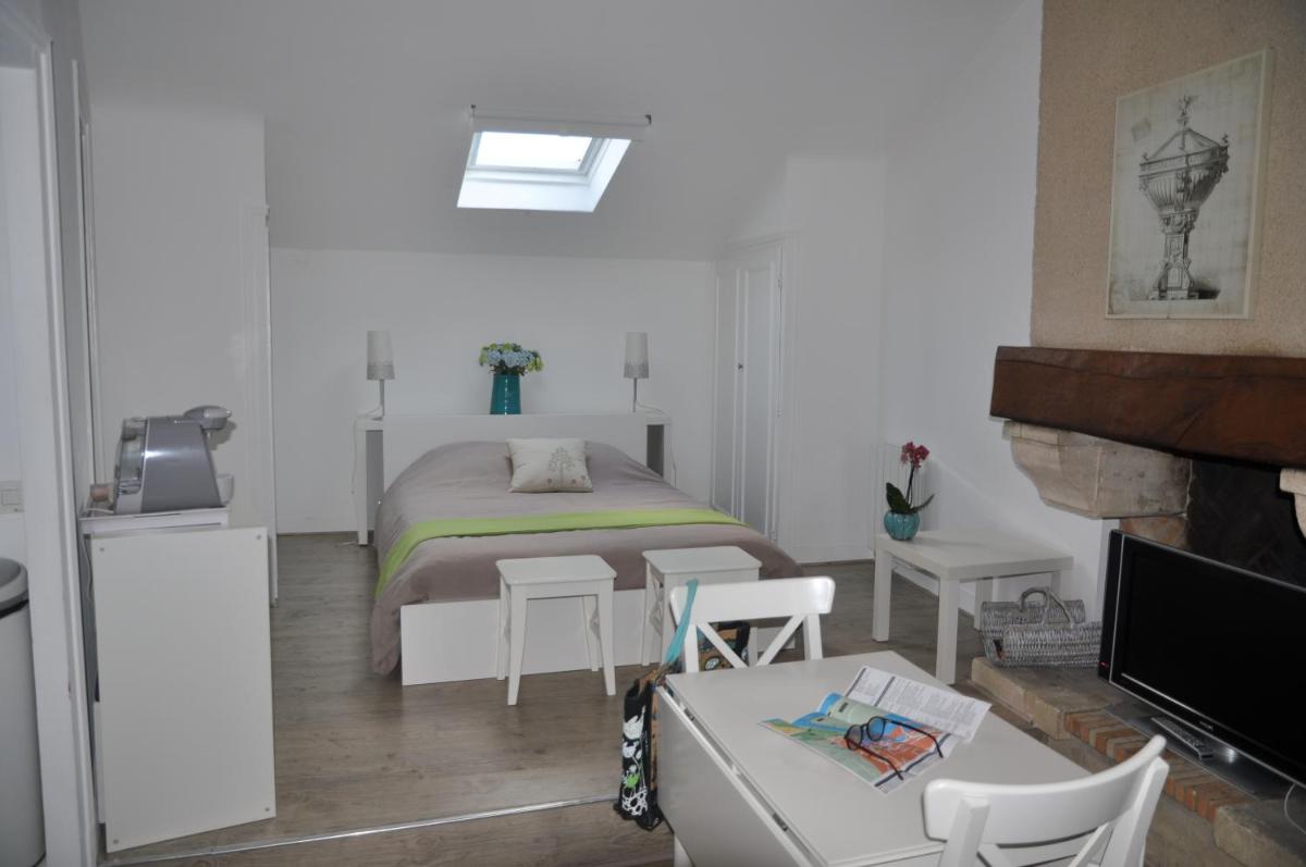 Studio (3 Adults) - Photo 16