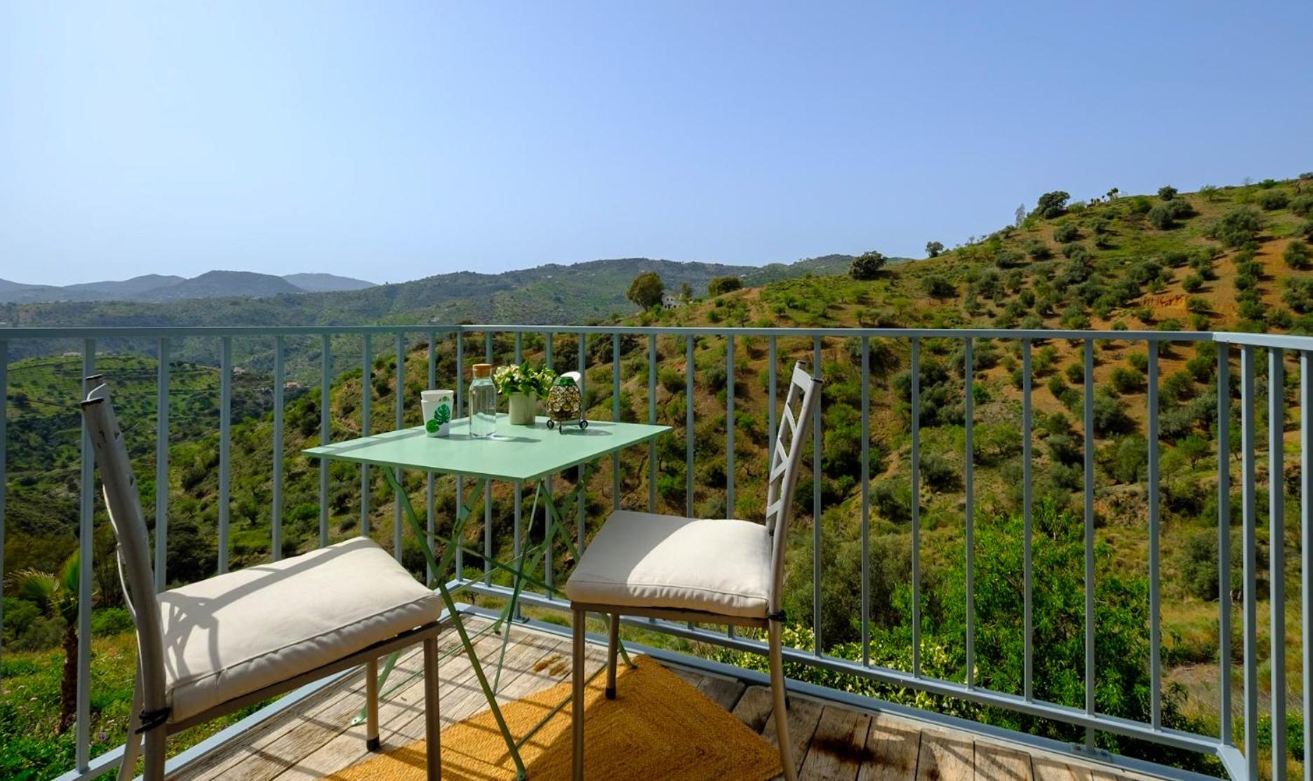 King Room with Balcony photo 2