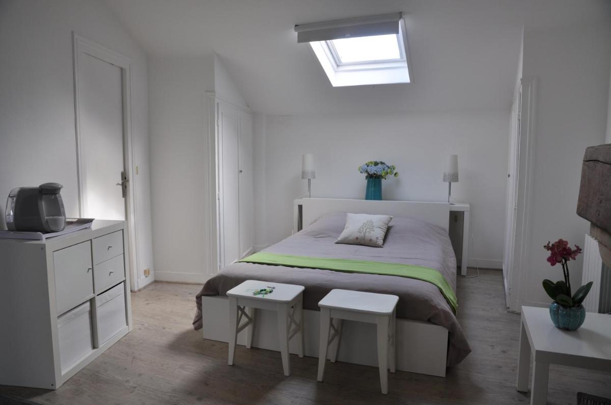 Studio (3 Adults) - Photo 25
