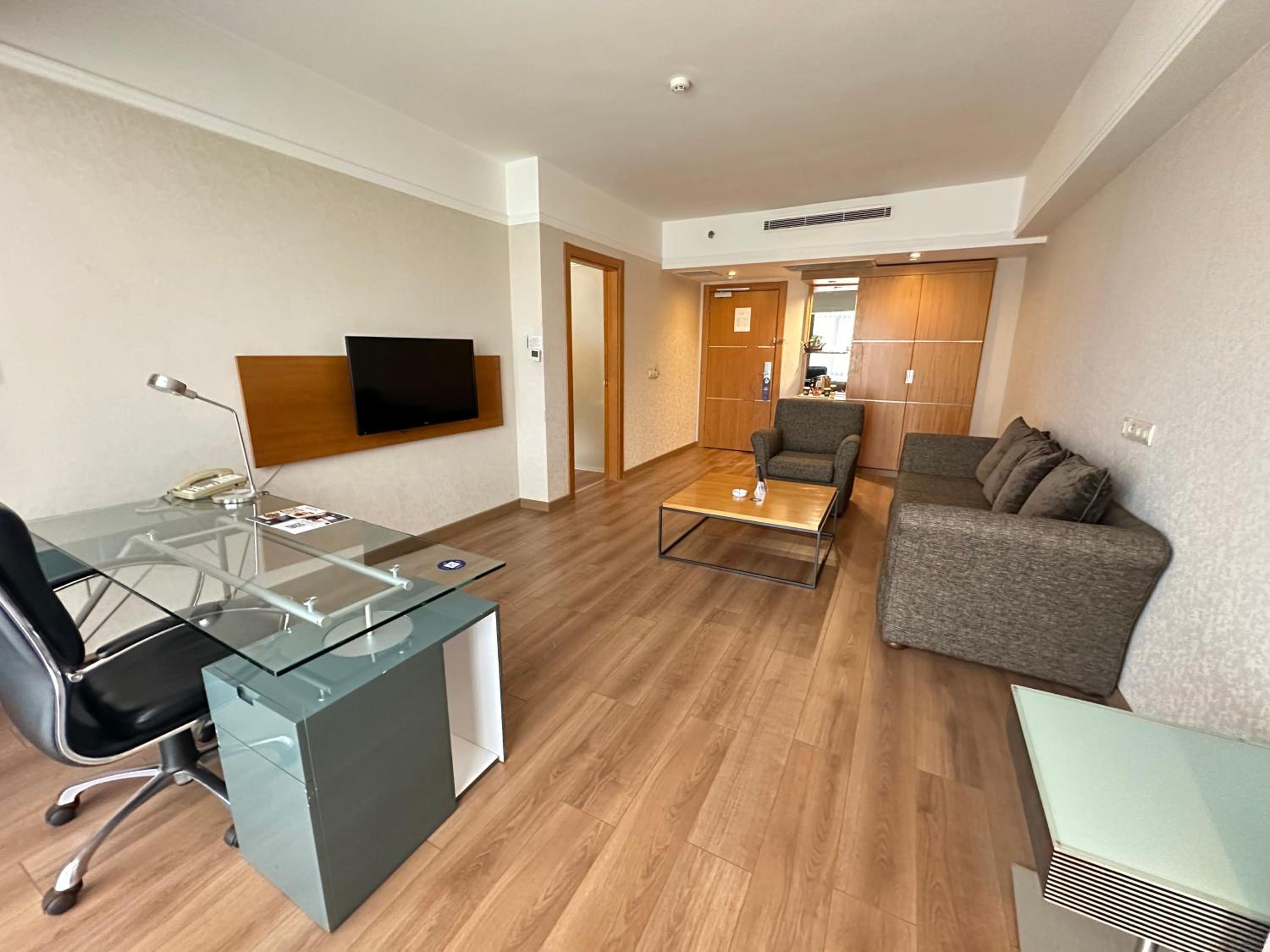 Executive Suite photo 3