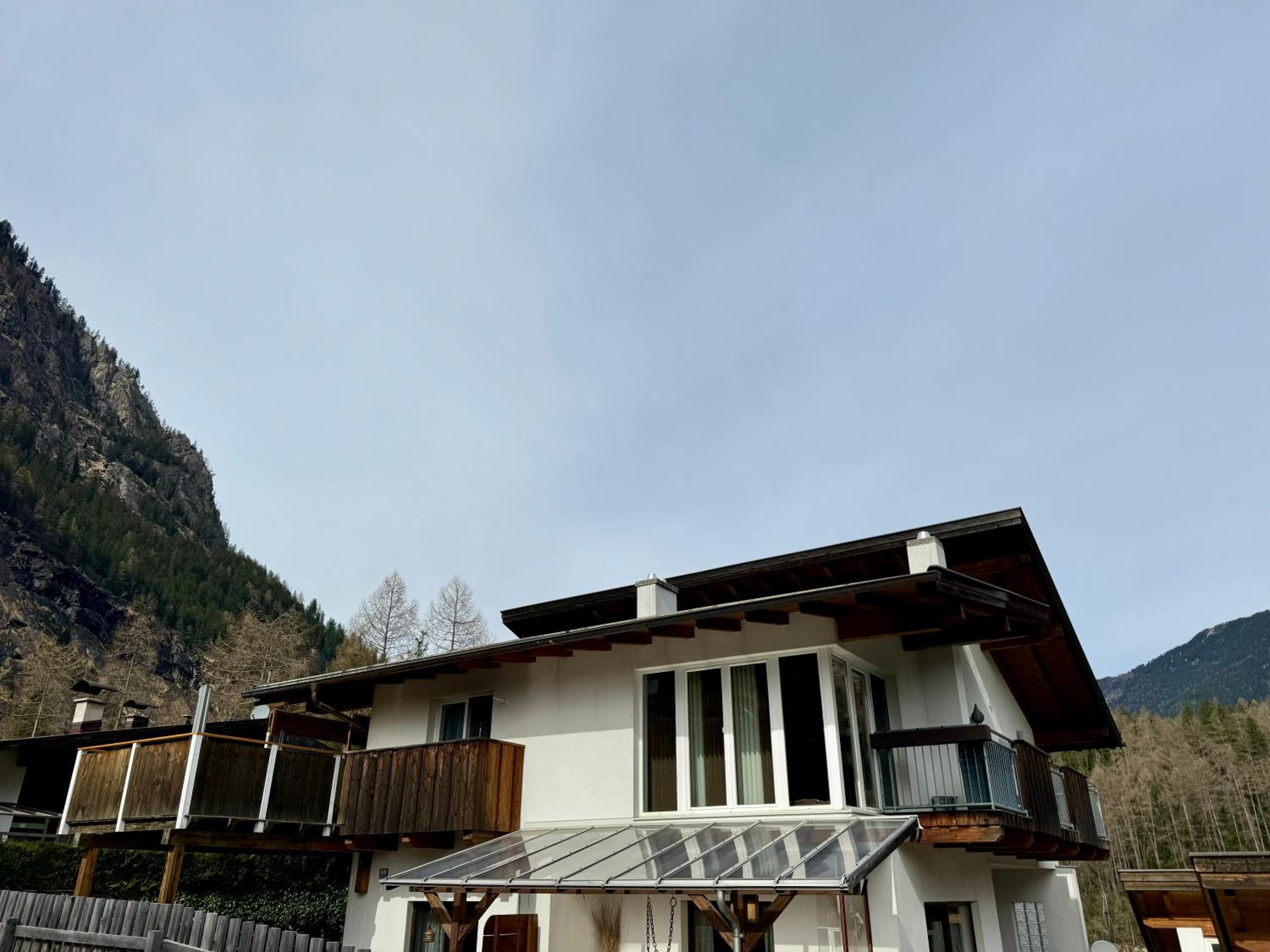 Apartment With Mountain View photo 3