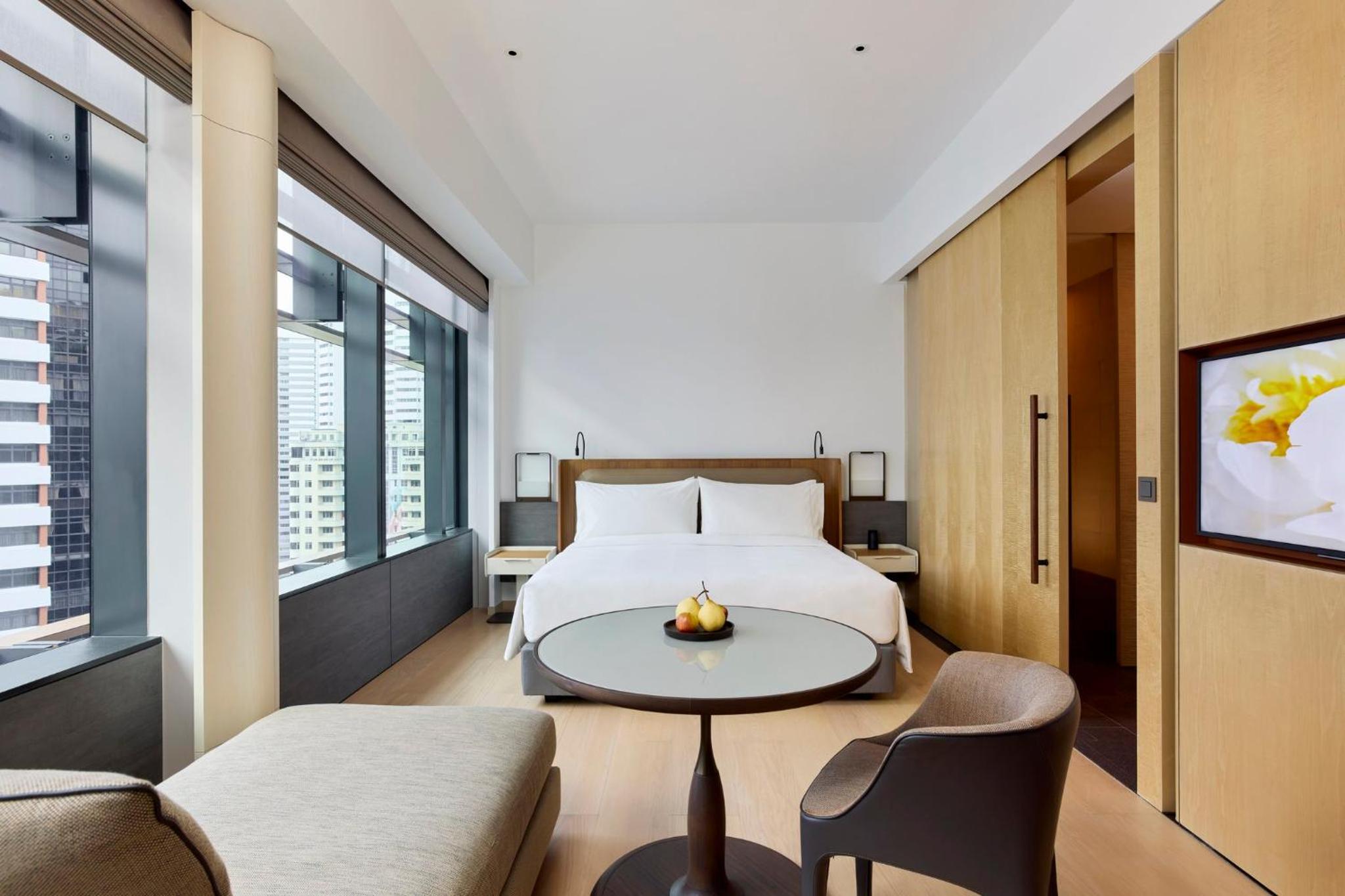 Emerald Room King photo 1