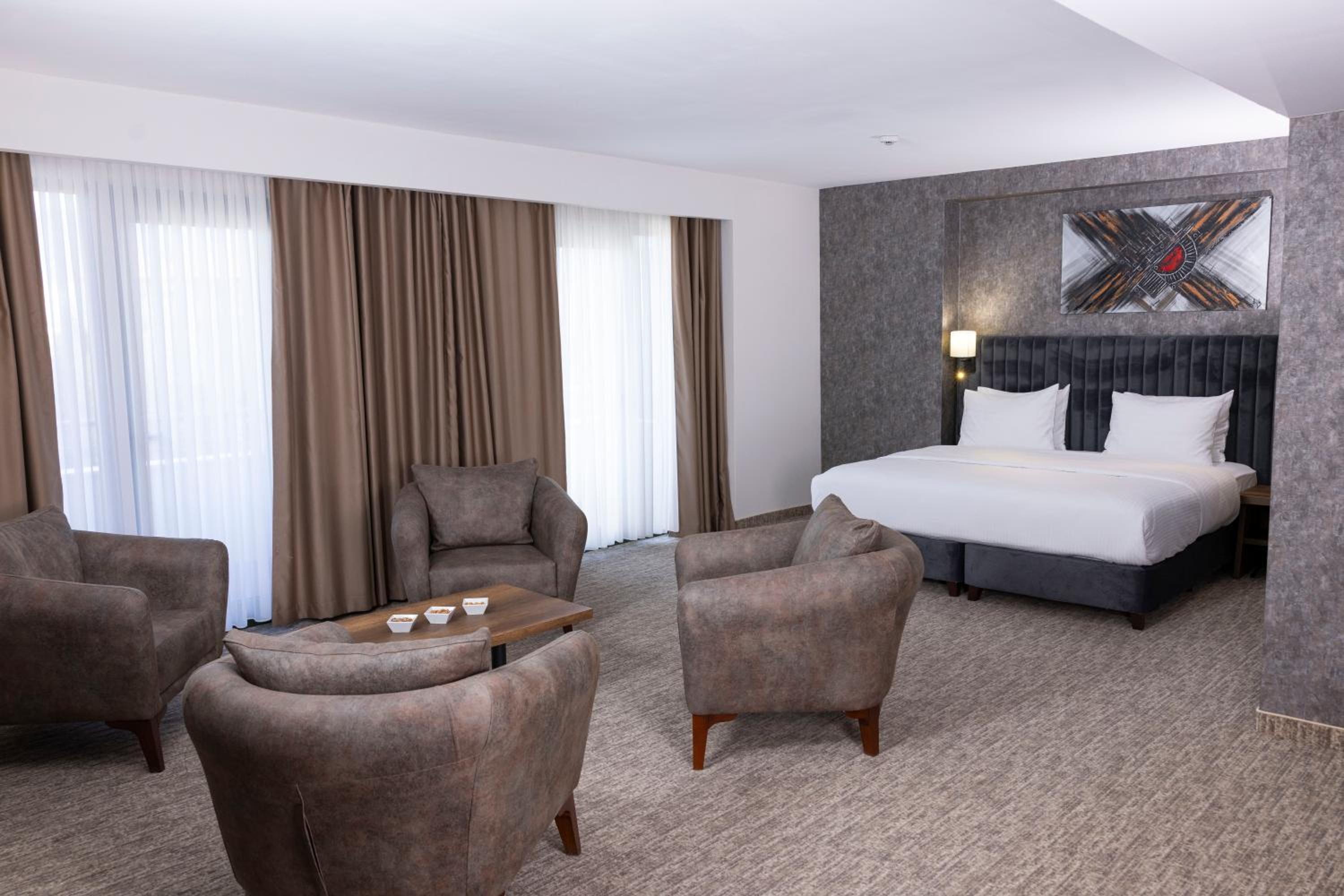 Suite with Balcony photo 1