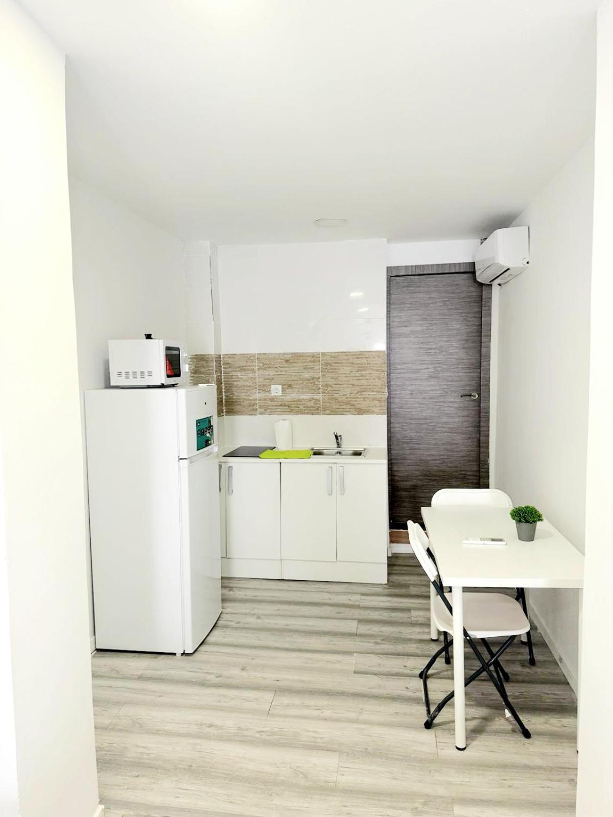 One-Bedroom Apartment photo 2