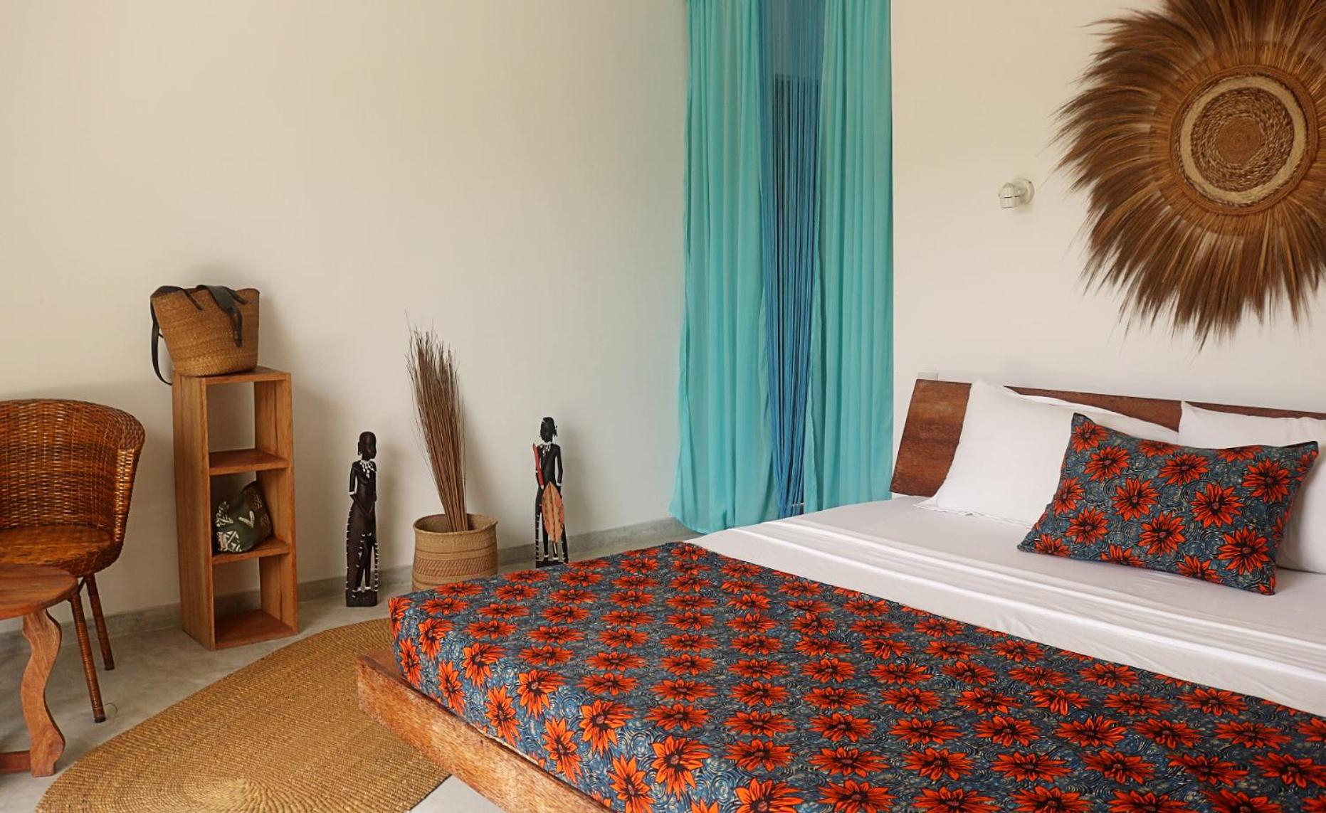 Double Room with Pool View - Photo 2
