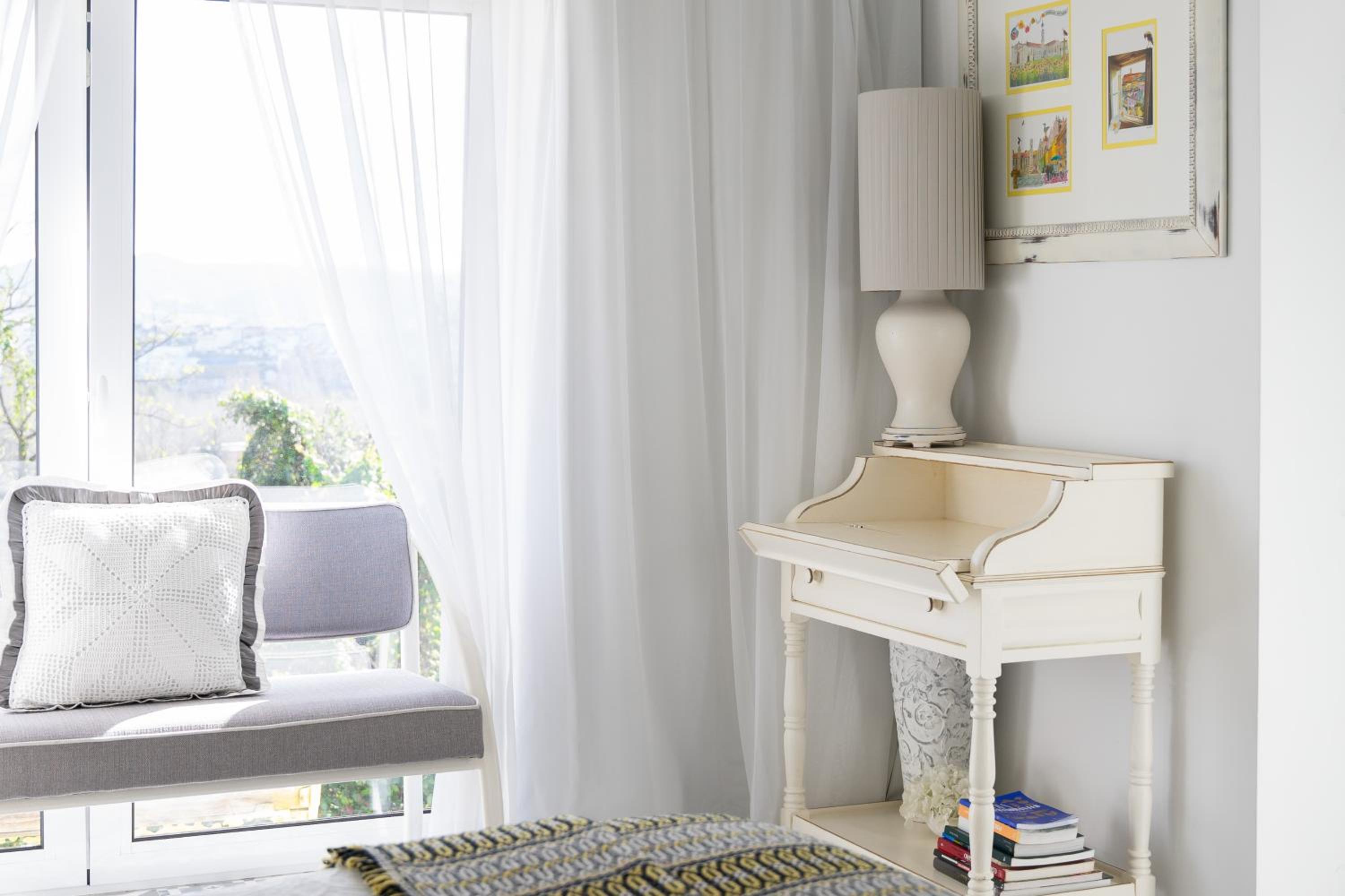 Queen Suite with City View - Photo 5