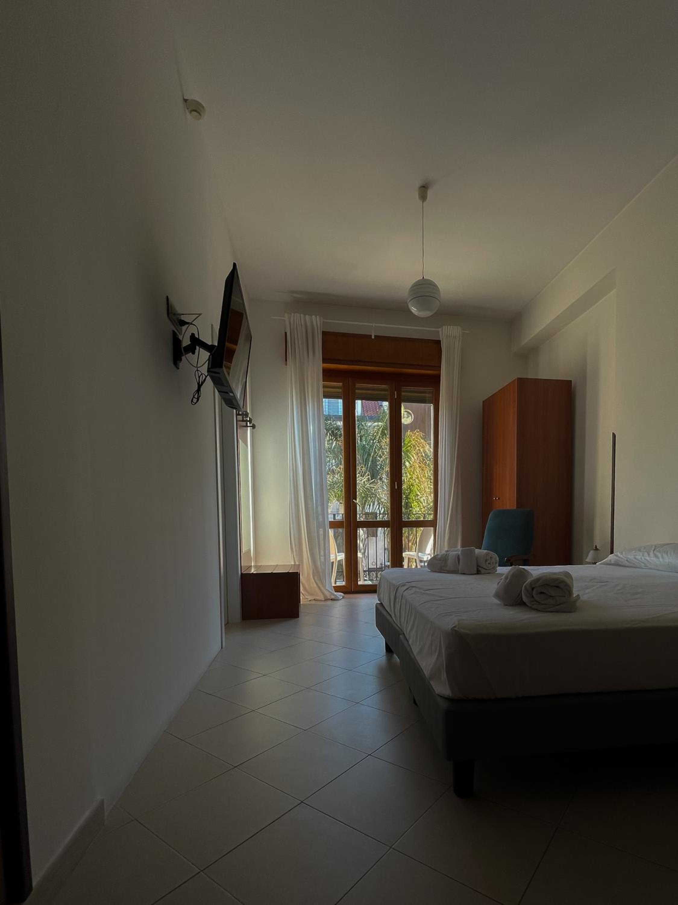 Standard Double or Twin Room with Balcony photo 2