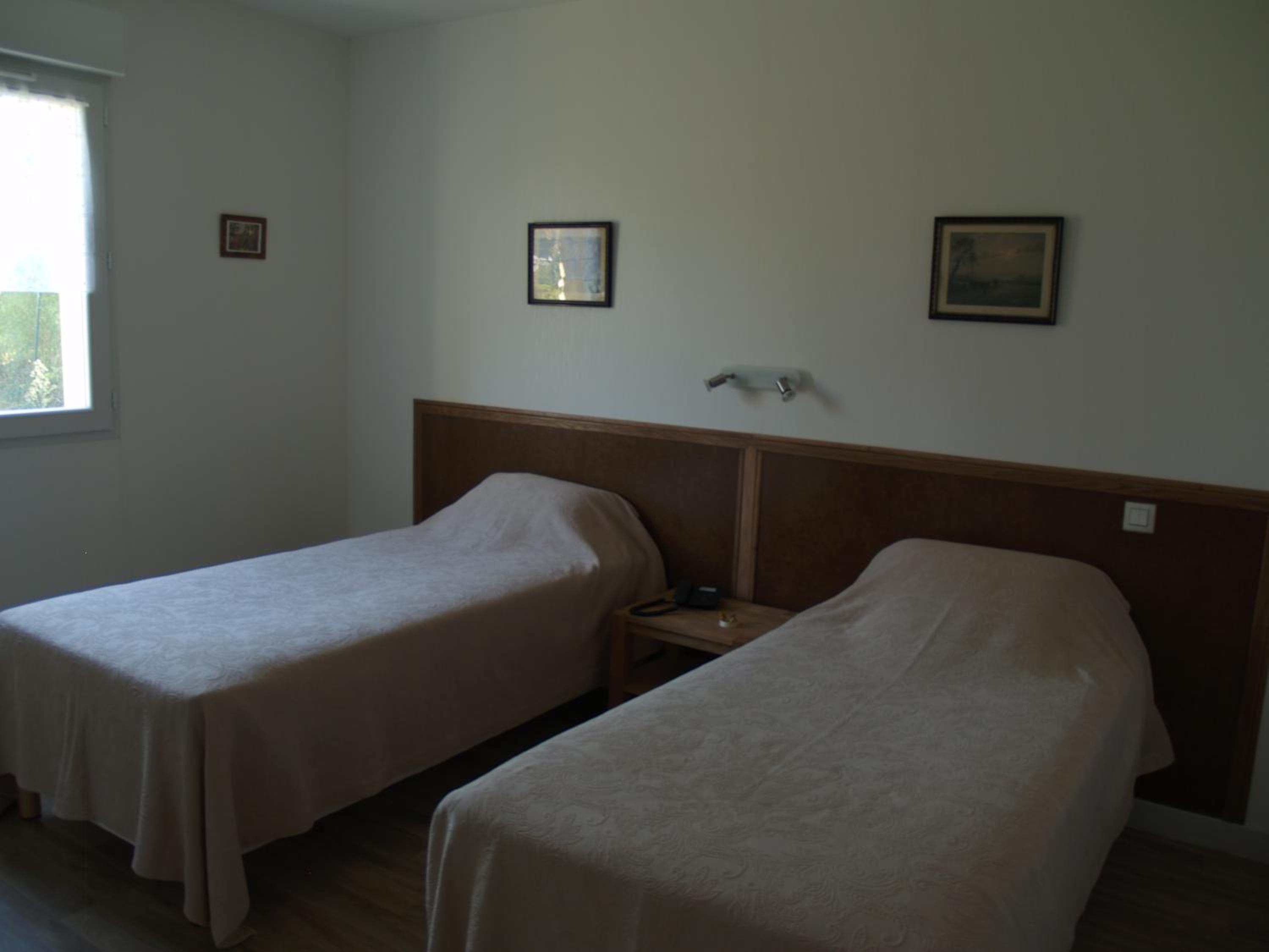 Twin Bed Apartment with Terrace and Garden View
