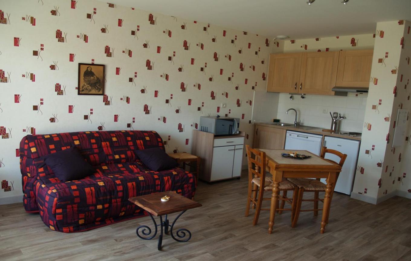 Apartment with King Size Bed