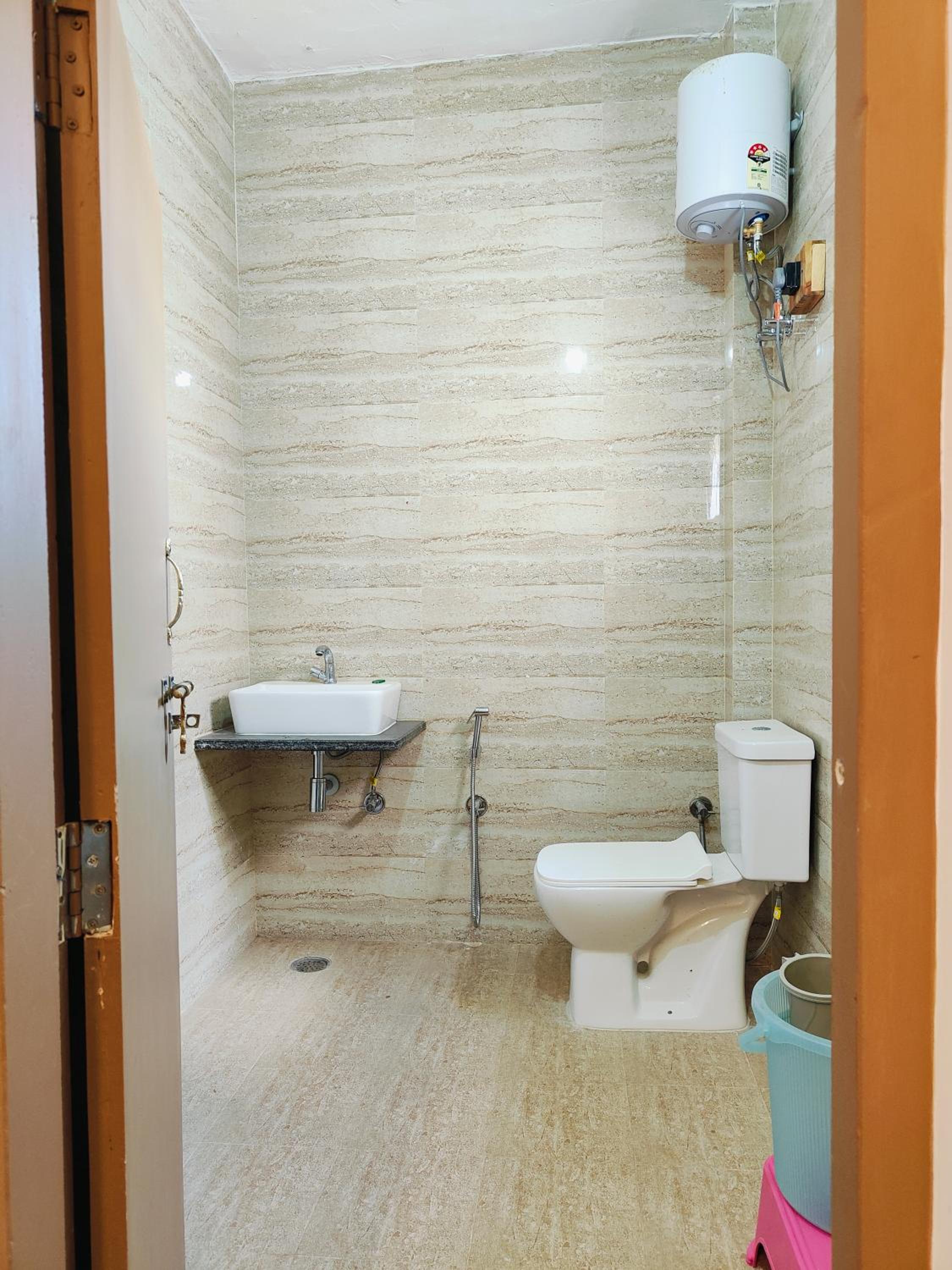 Deluxe Double Room (2 Adults + 1 Child) photo 1