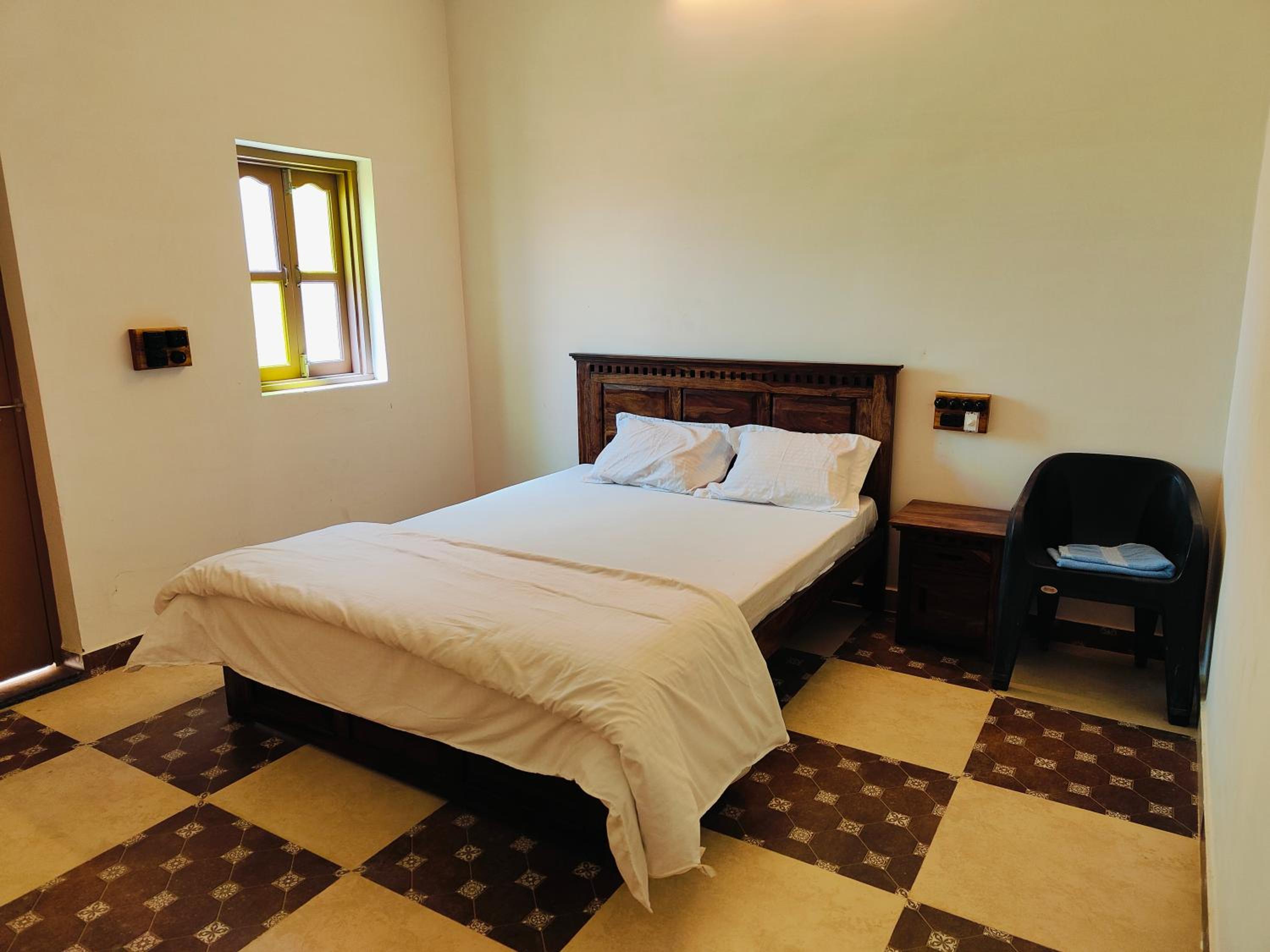 Deluxe Double Room (2 Adults + 1 Child) photo 3