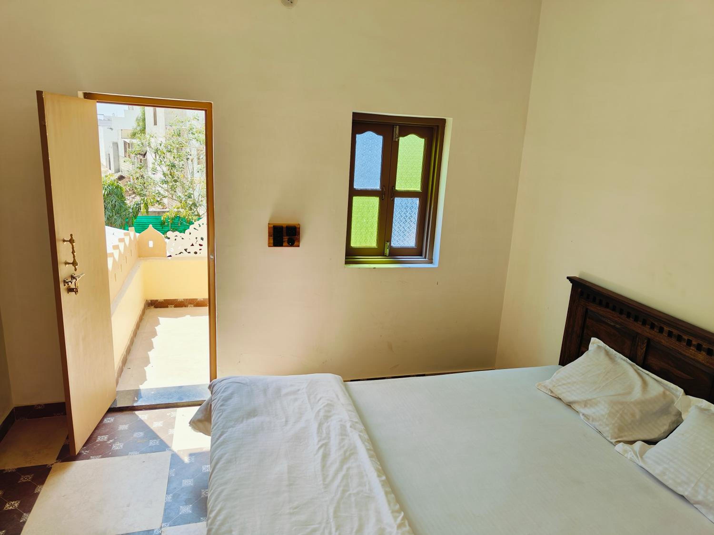 Deluxe Double Room (2 Adults + 1 Child) photo 2