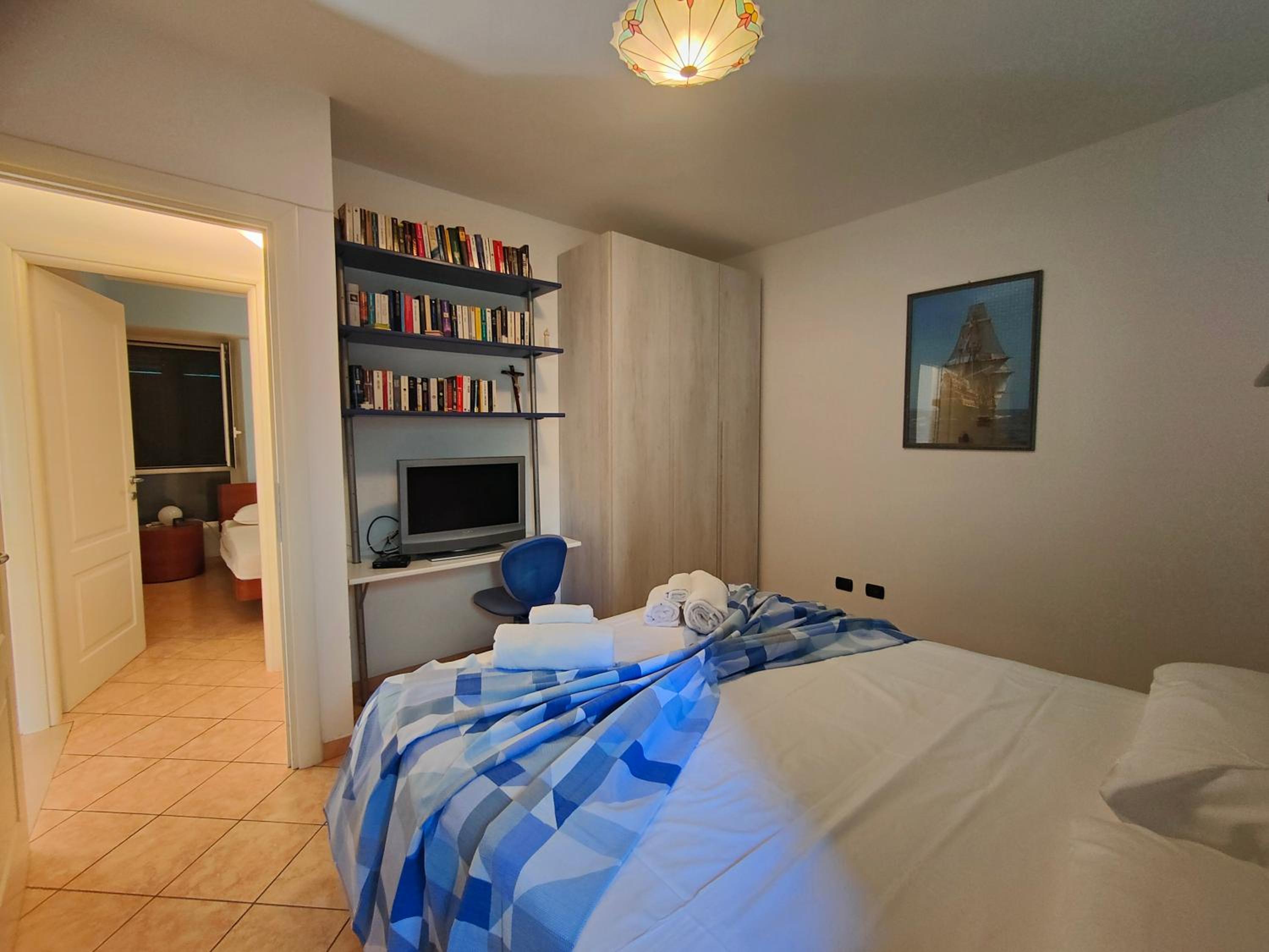 Three-Bedroom Apartment photo 1