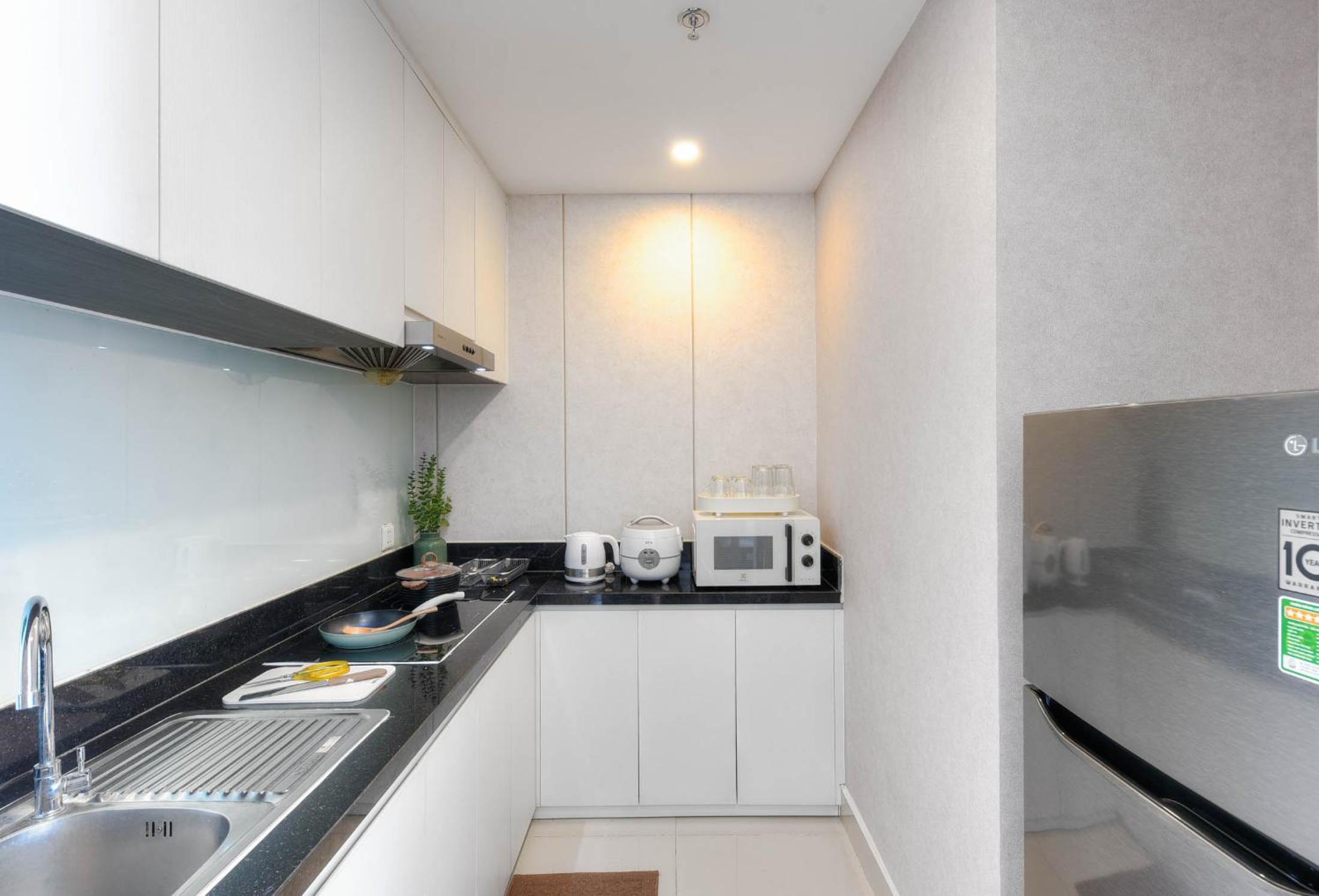 Two-Bedroom Apartment - Photo 16