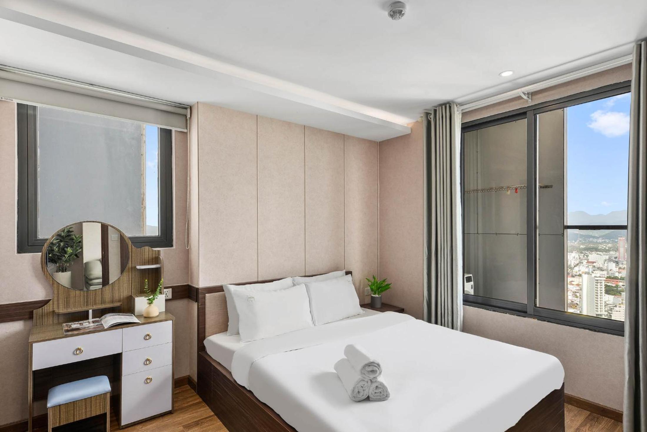 Two-Bedroom Apartment - Photo 19