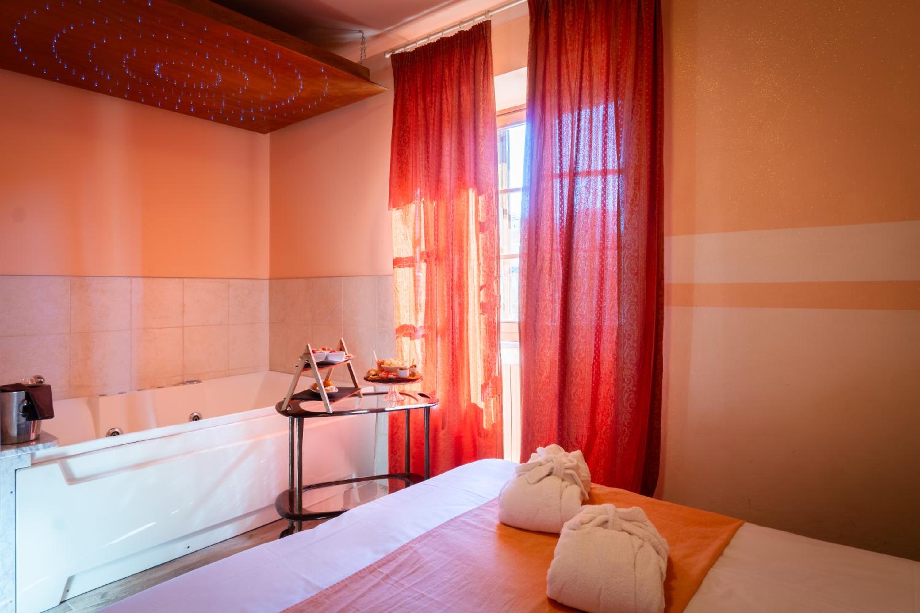 Suite with Sauna - Photo 1