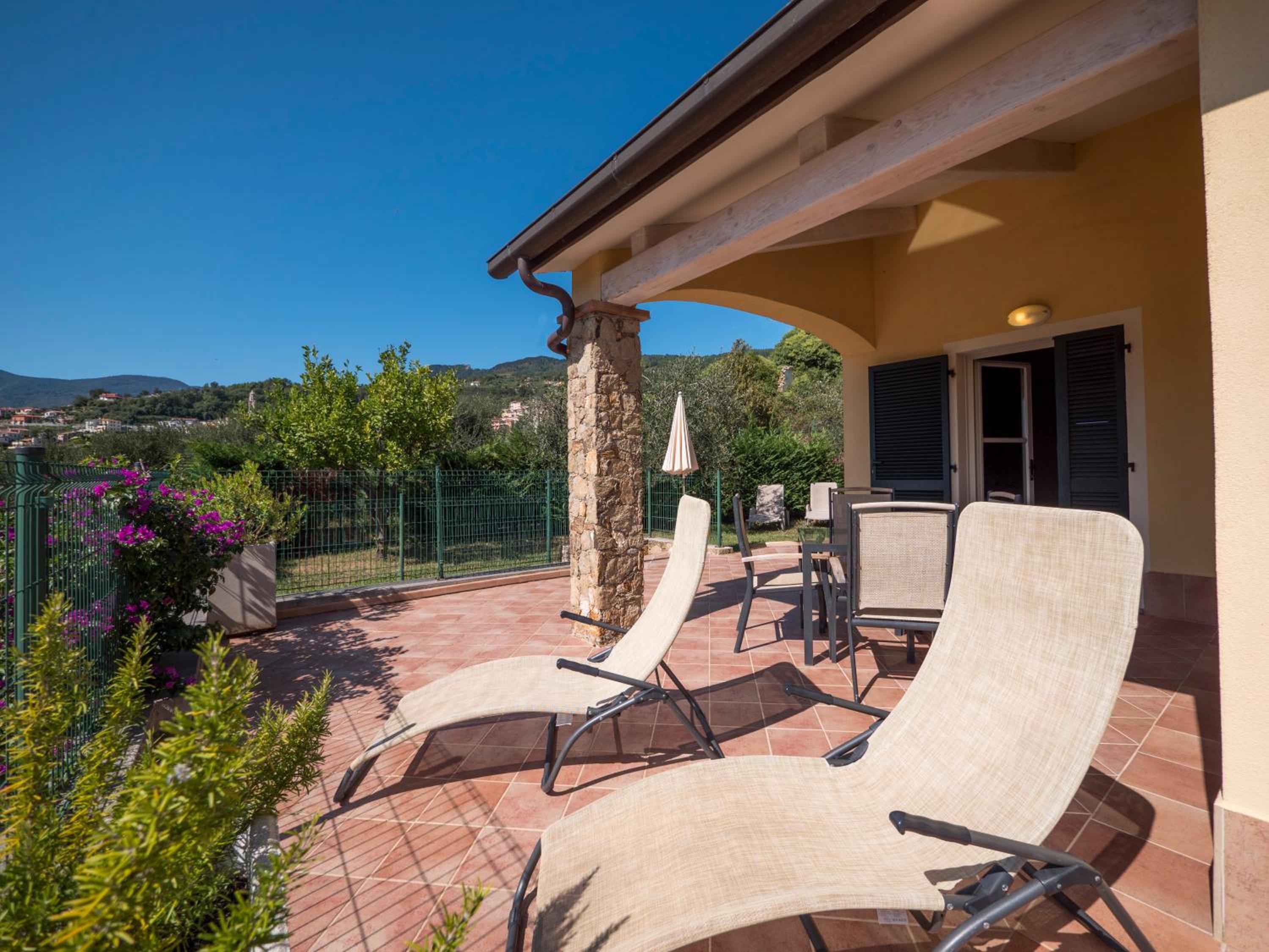 Villa with Garden View
