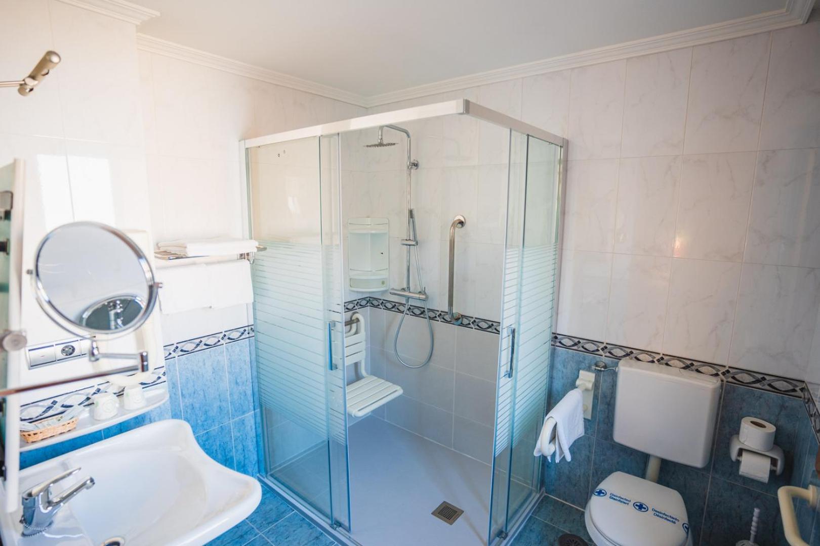 Double Room - Disability Access photo 3