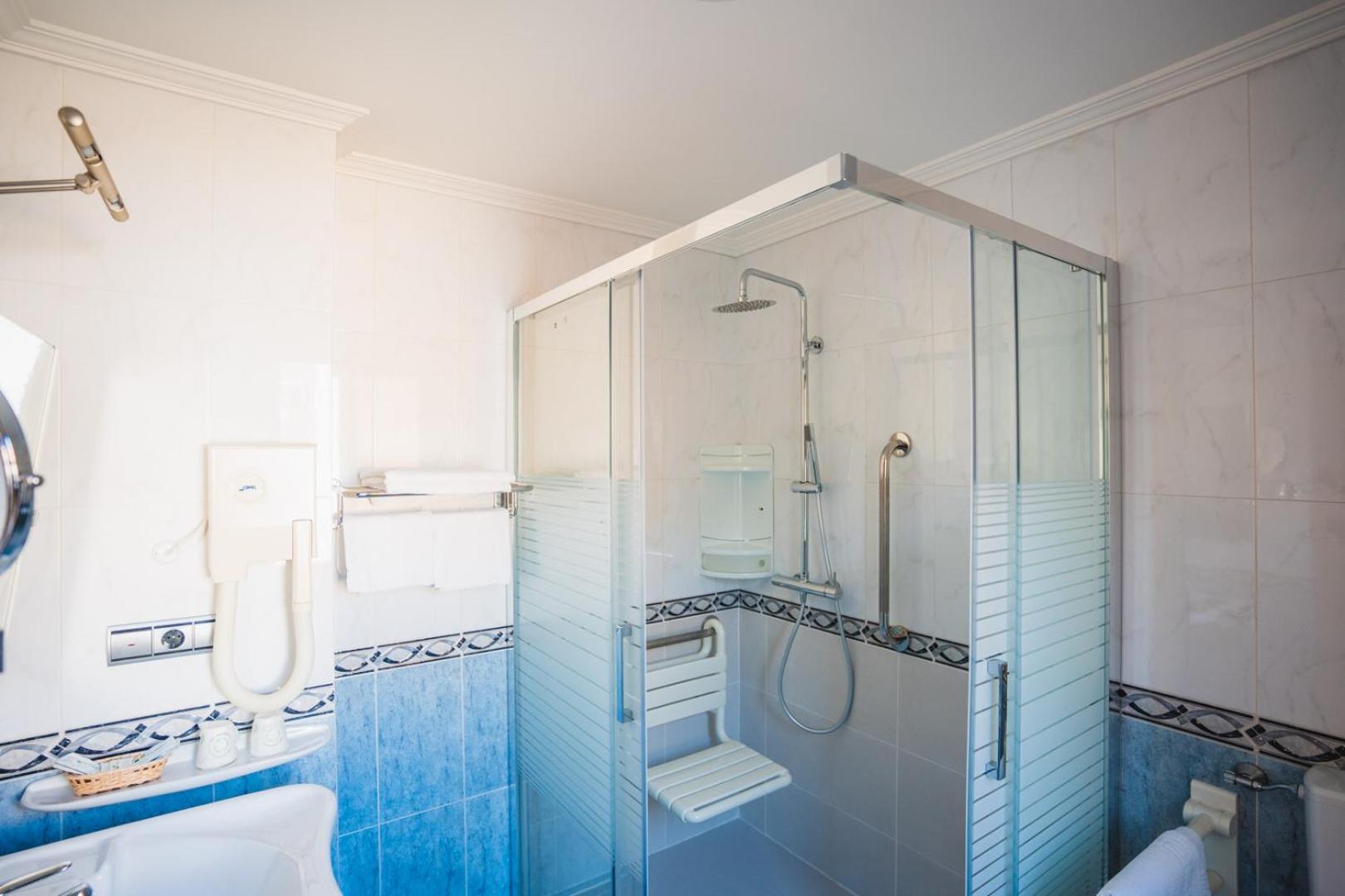 Double Room - Disability Access photo 2
