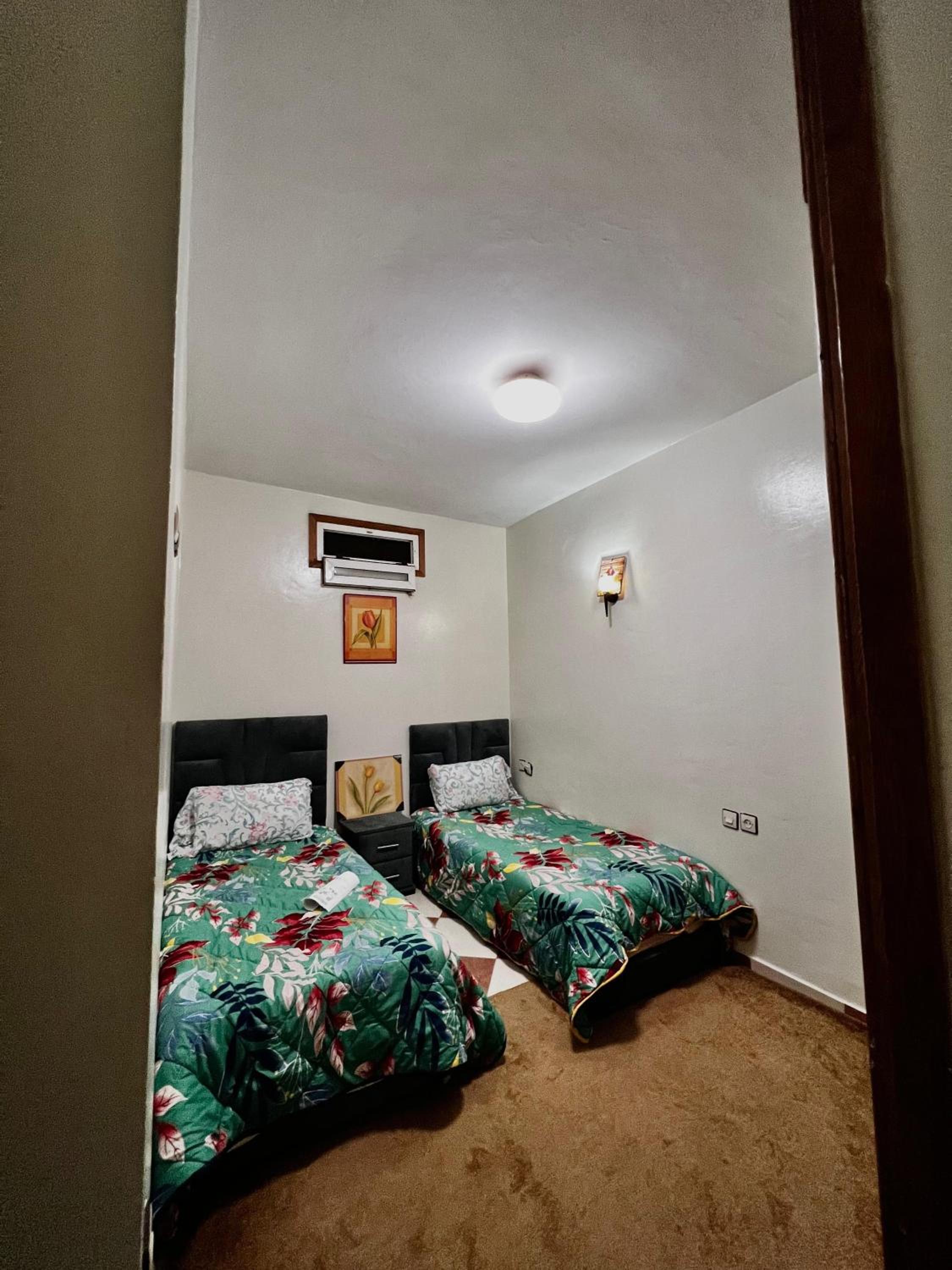 Twin Room with Shared Bathroom photo 2