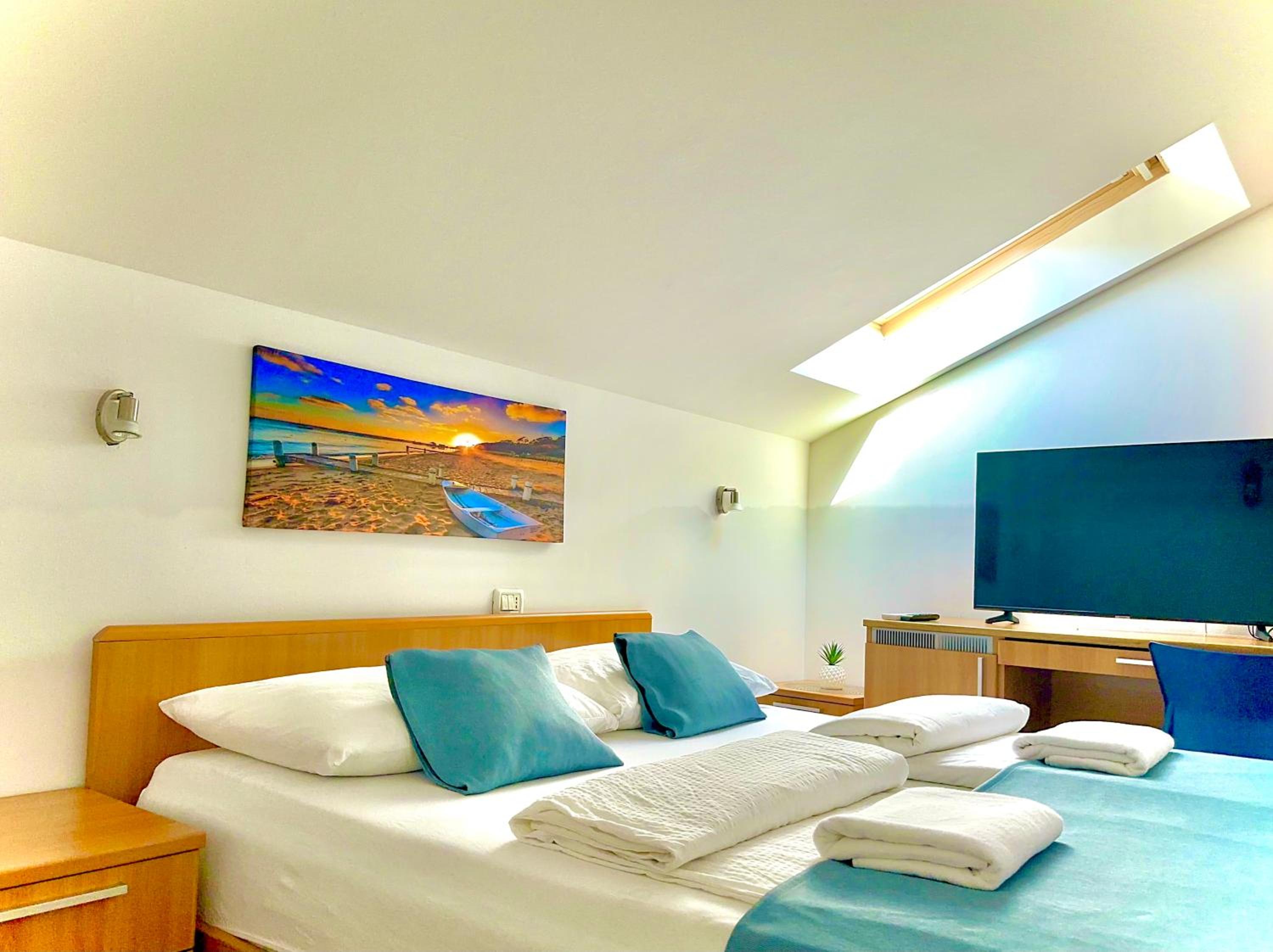Double Attic Room - Photo 1