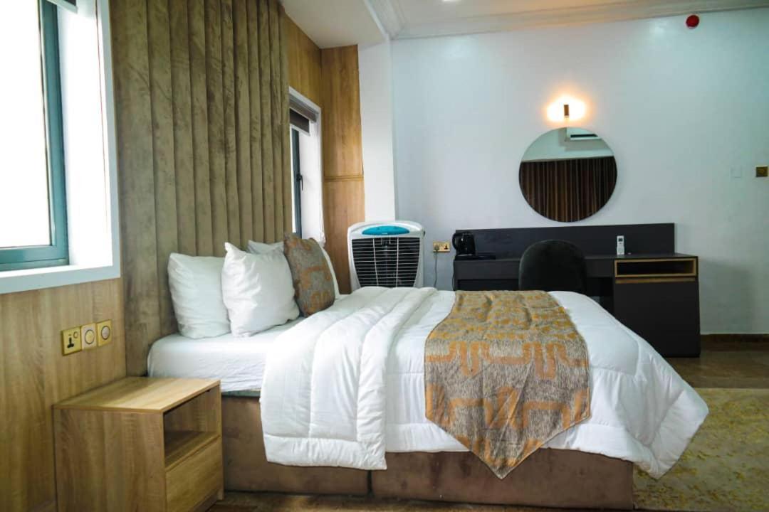 Budget Double Room - Photo 1