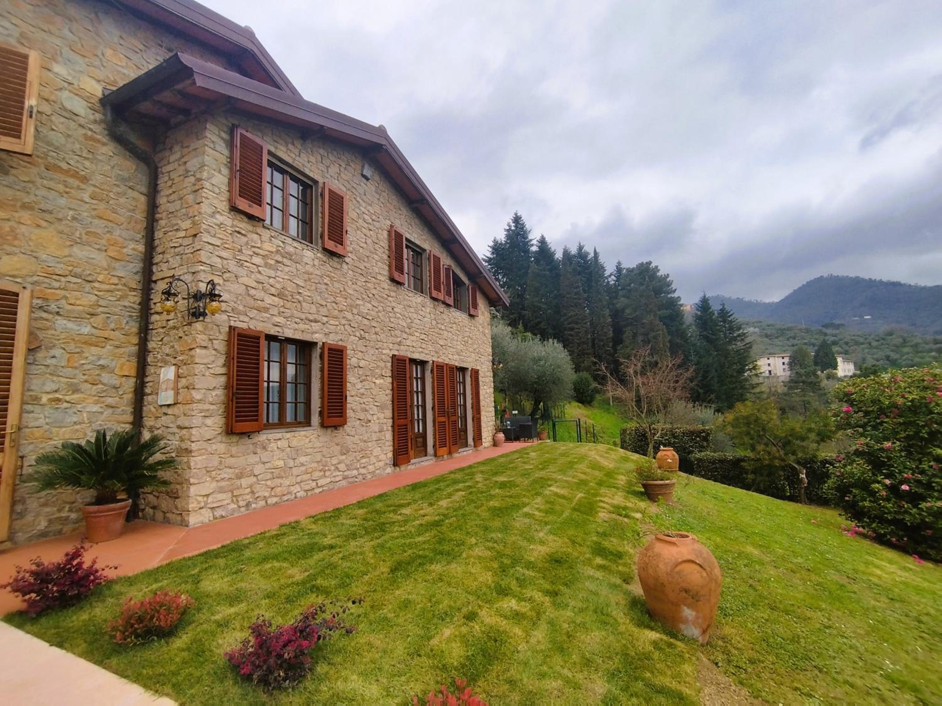 Three-Bedroom Villa photo 2